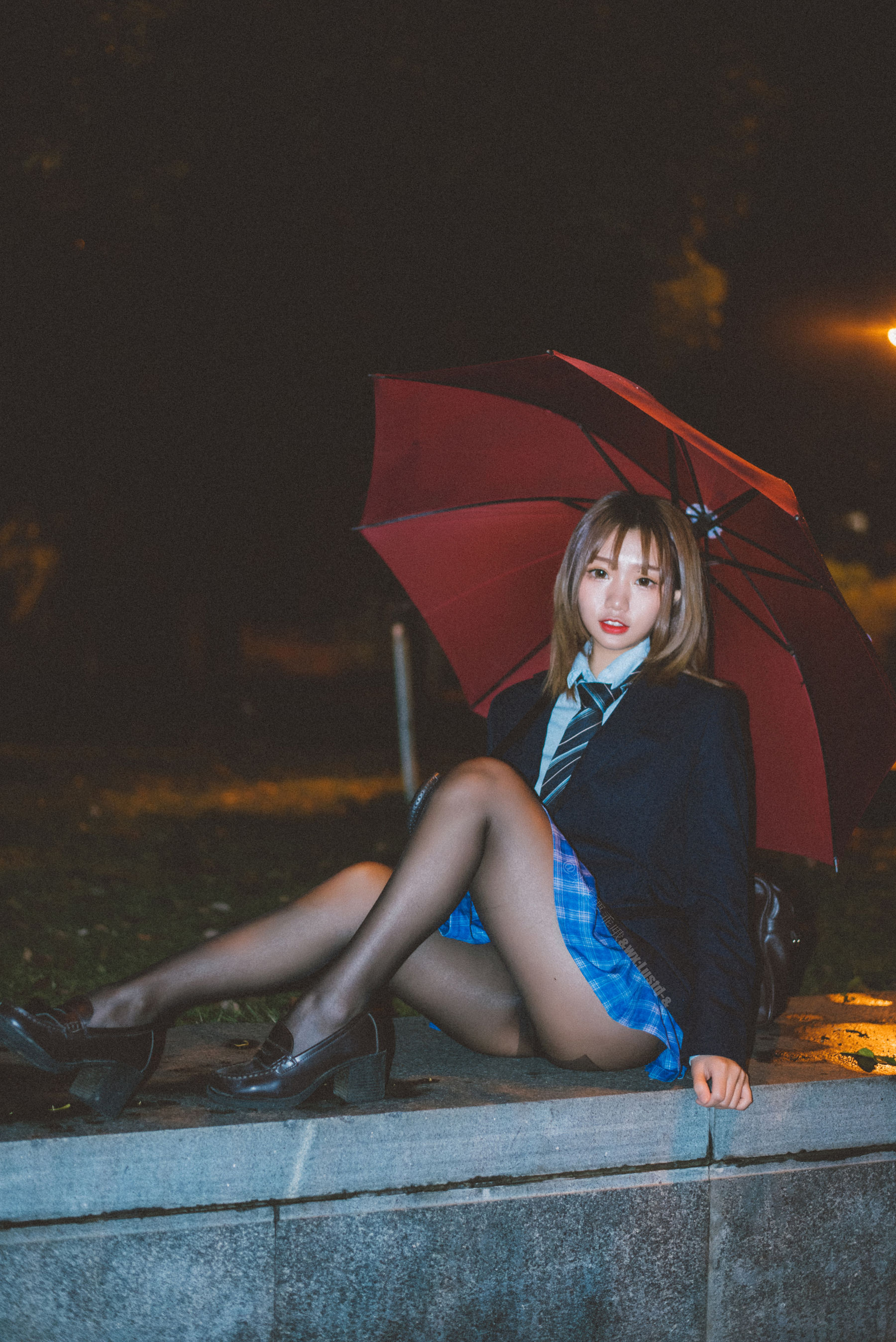 [福利COS] 动漫博主柒柒要乖哦 - 深夜公园JK