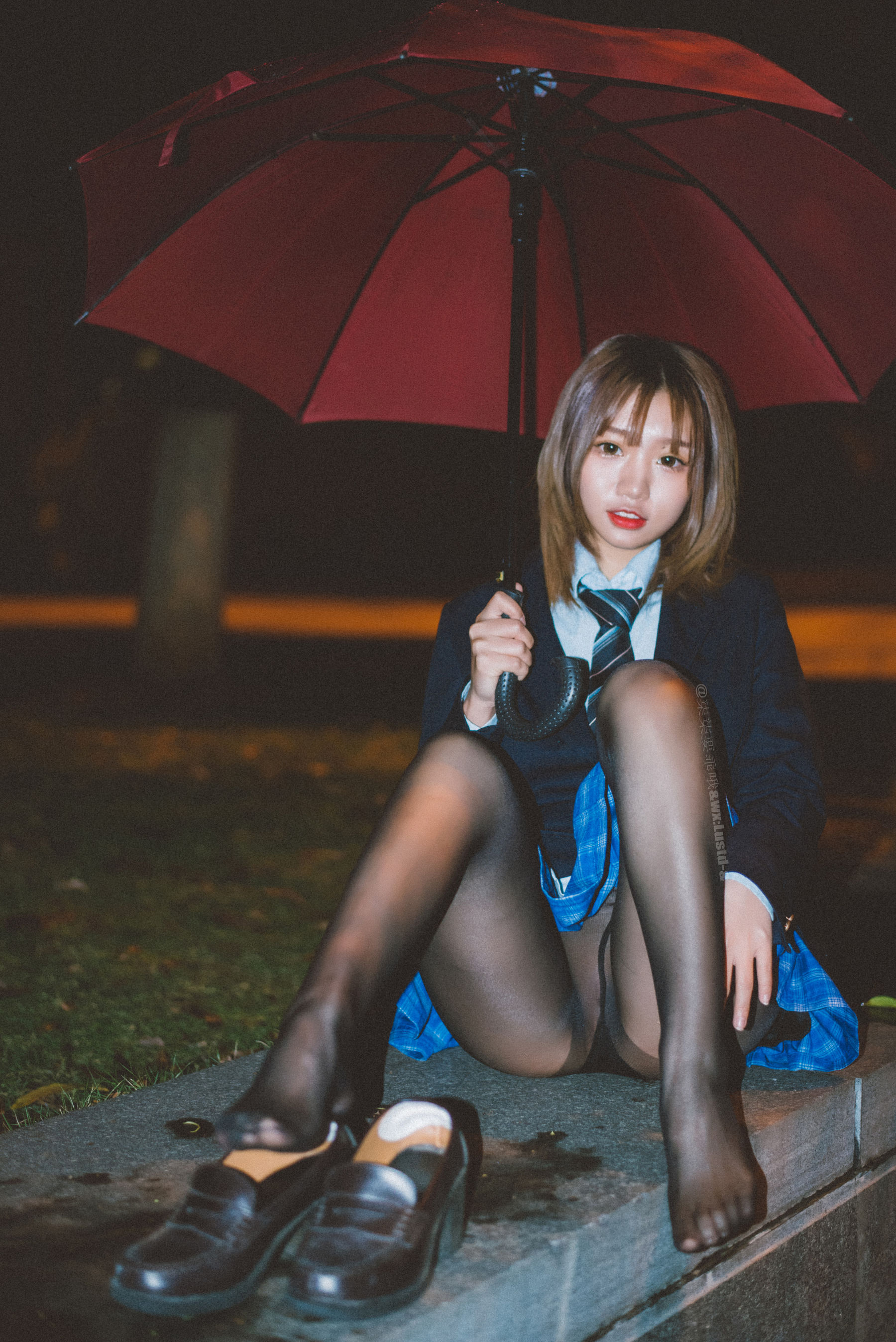 [福利COS] 动漫博主柒柒要乖哦 - 深夜公园JK