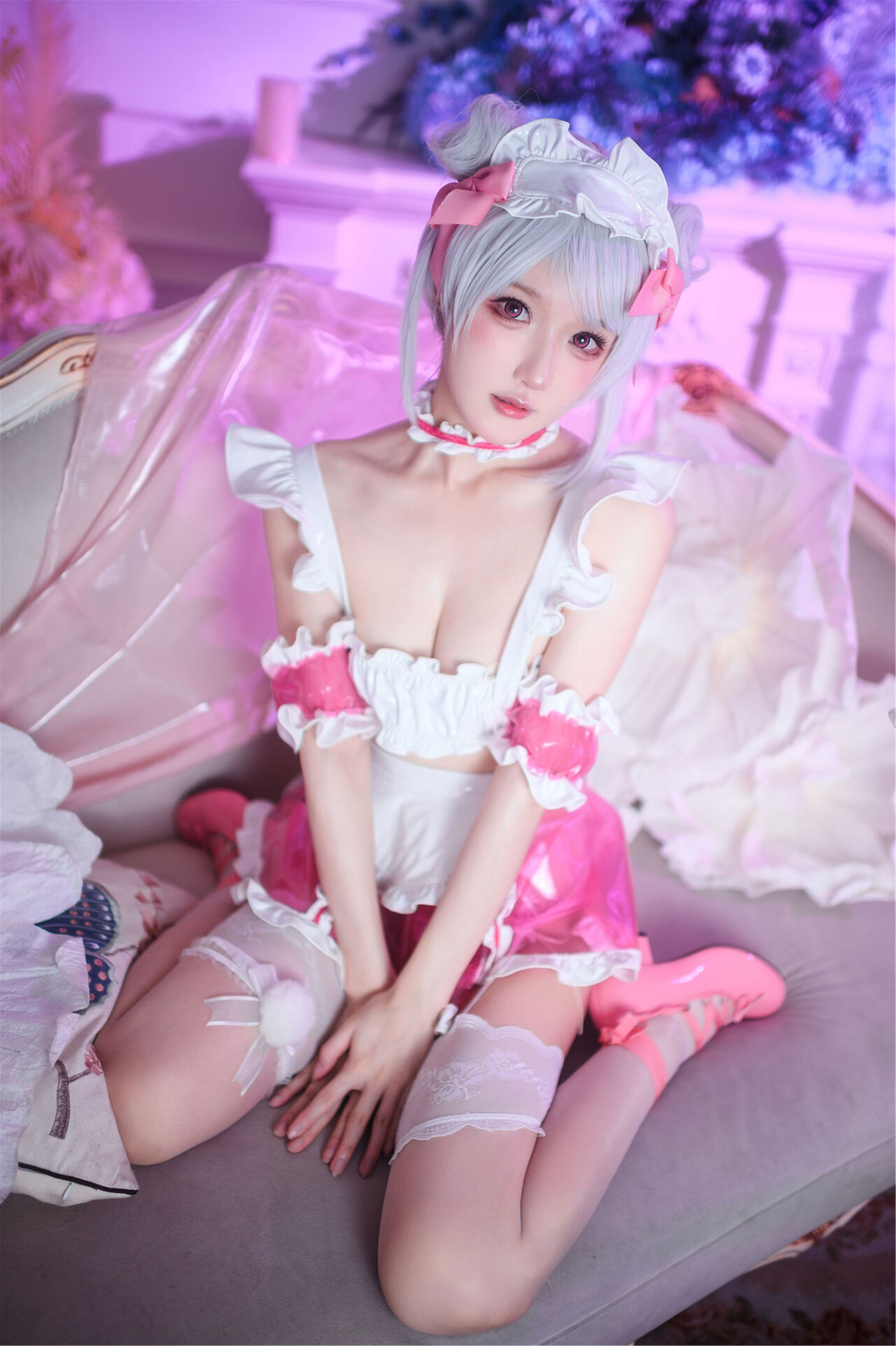 [福利COS] 动漫博主阿包也是兔娘 - 七夕粉粉女仆