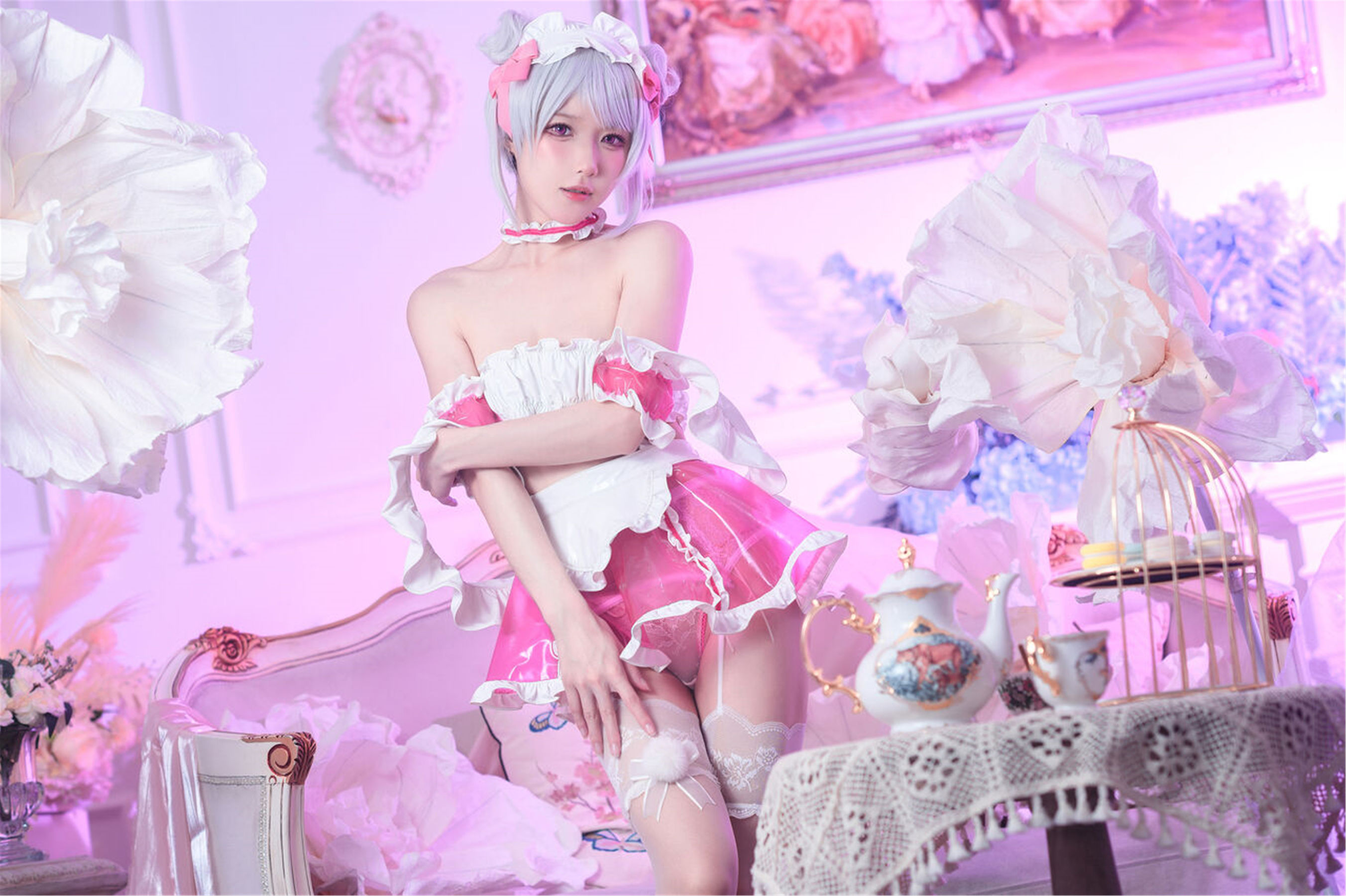 [福利COS] 动漫博主阿包也是兔娘 - 七夕粉粉女仆