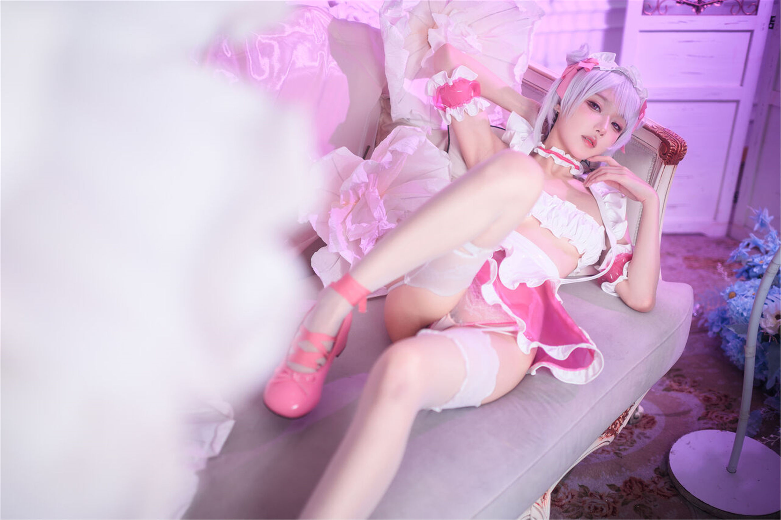 [福利COS] 动漫博主阿包也是兔娘 - 七夕粉粉女仆