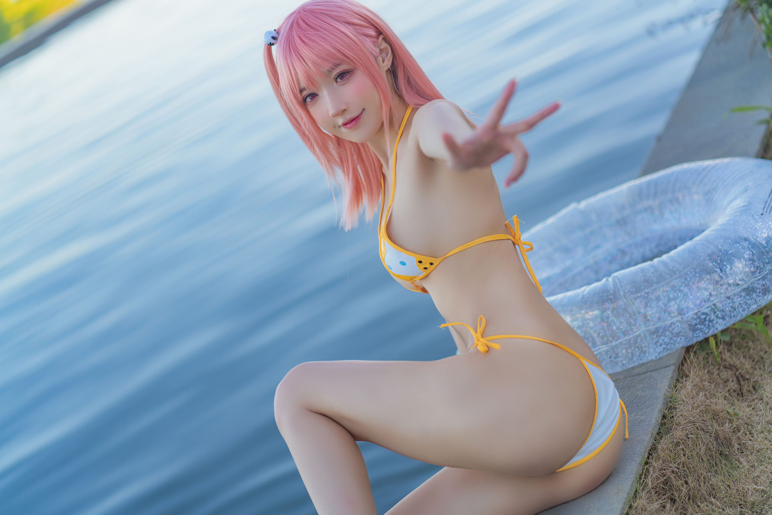 [福利COS] 动漫博主阿包也是兔娘 - 生或死联动 碧蓝航线 穗香泳装