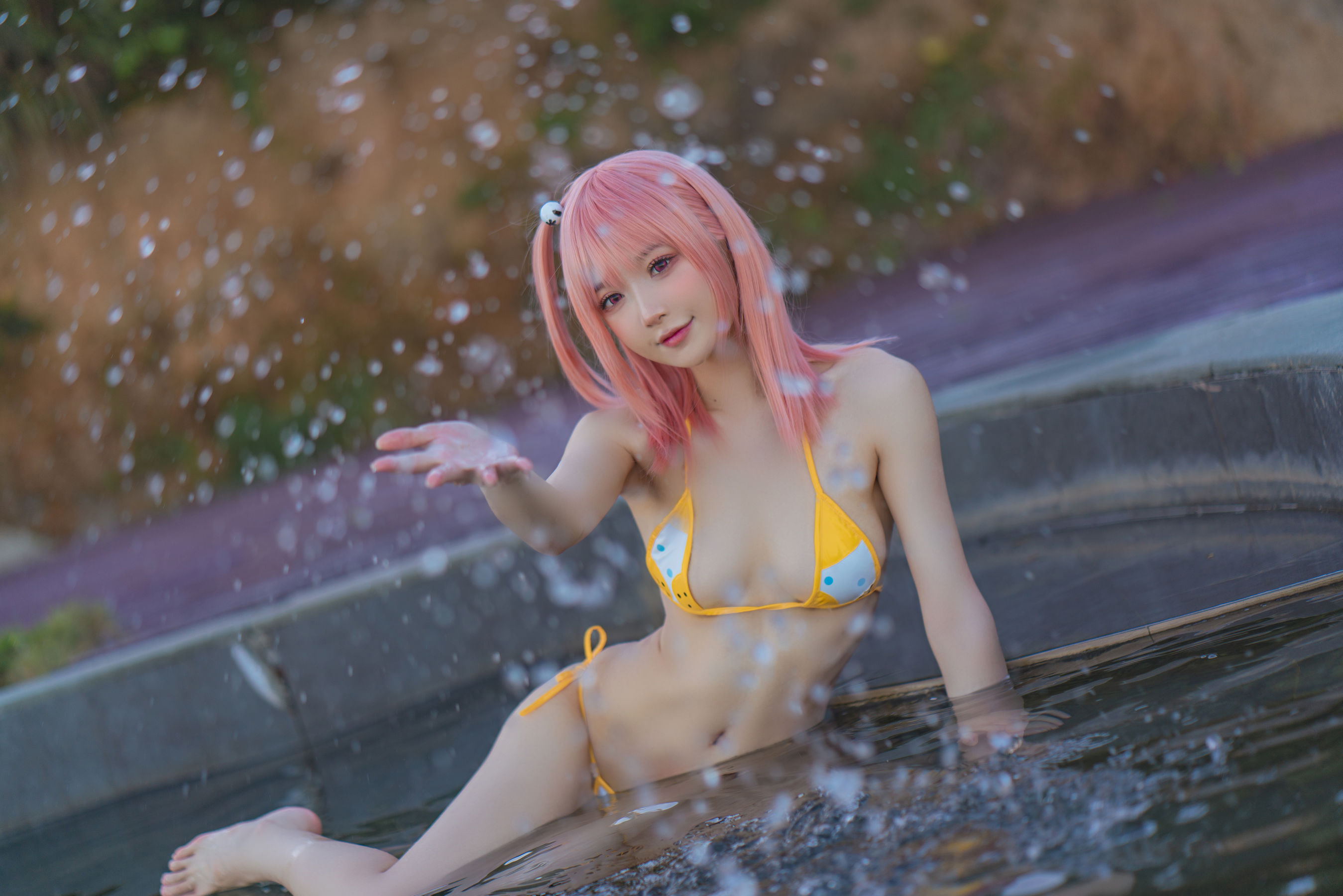 [福利COS] 动漫博主阿包也是兔娘 - 生或死联动 碧蓝航线 穗香泳装