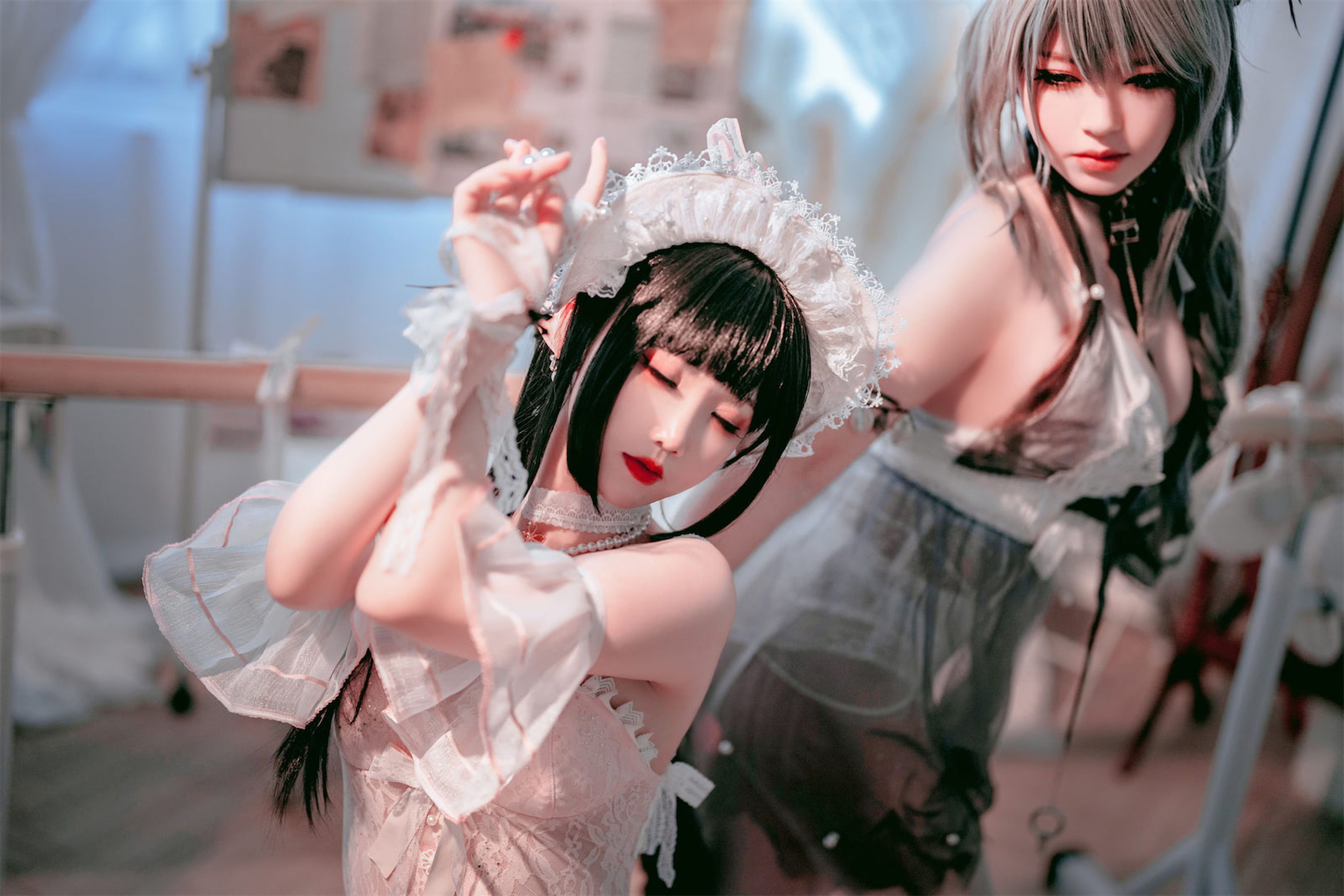 [福利COS] 可爱人气Coser面饼仙儿&半半子 - Arknights 黑x森蚺バレエ