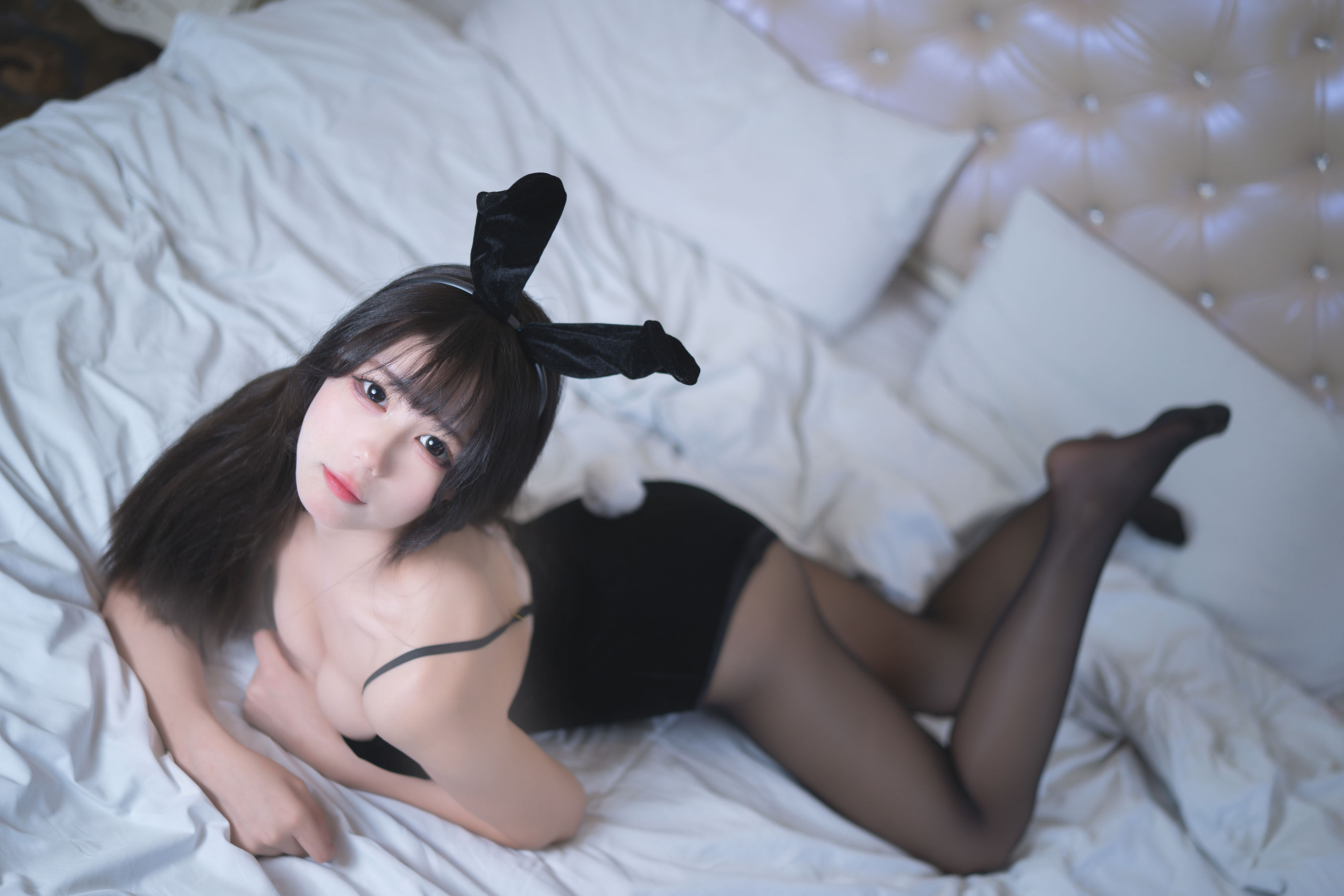 [福利COS] 咬一口兔娘 - night兔女郎