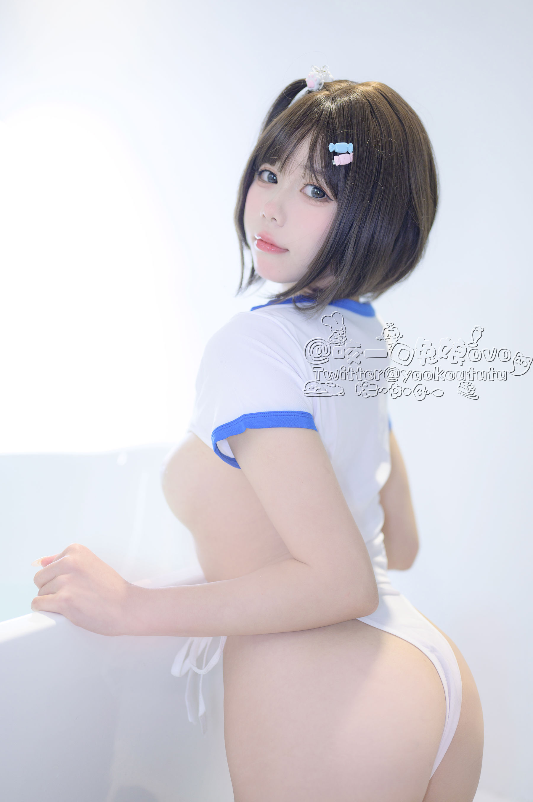 [福利COS] 咬一口兔娘 - 纯白欲缸