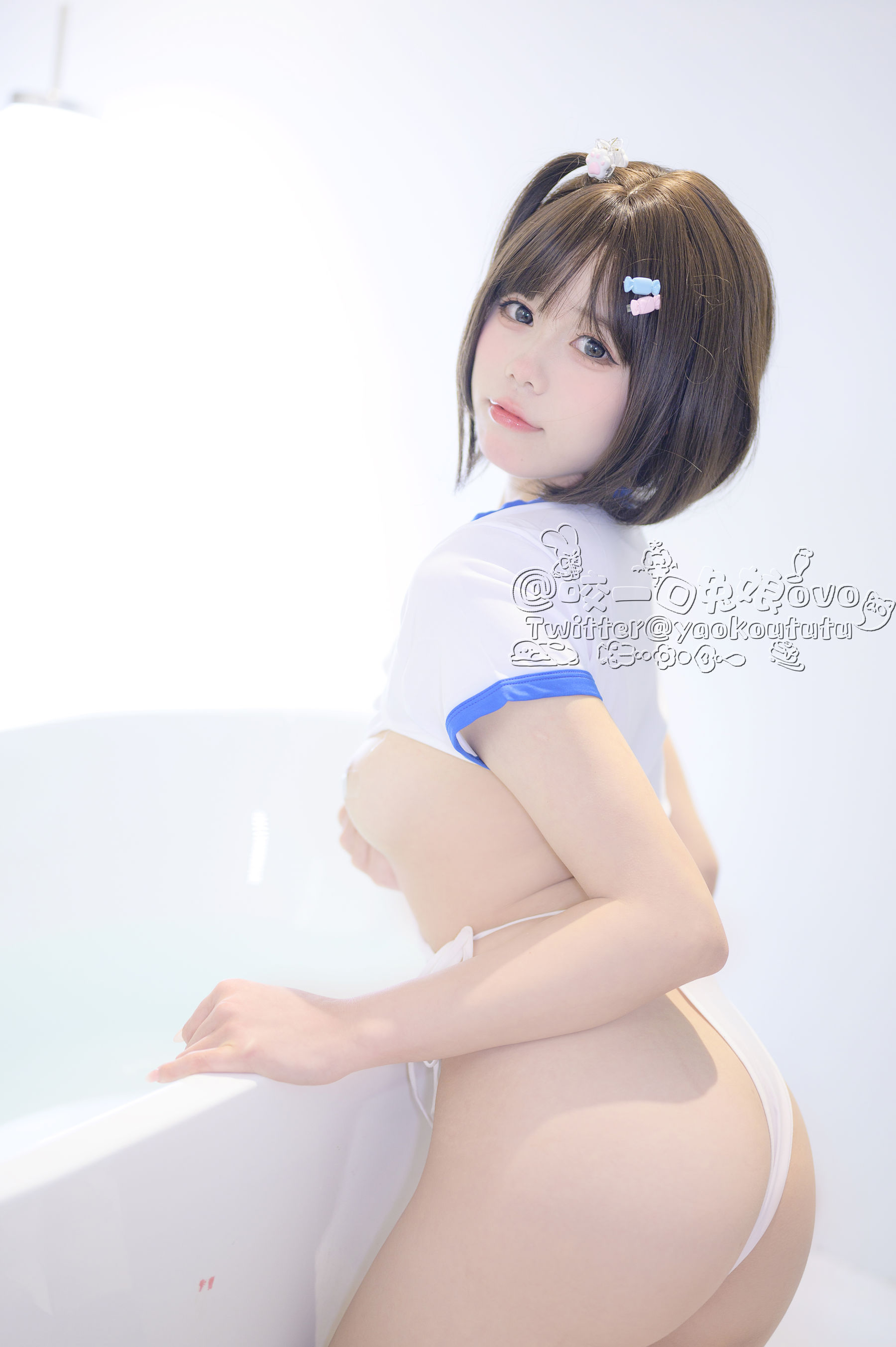 [福利COS] 咬一口兔娘 - 纯白欲缸