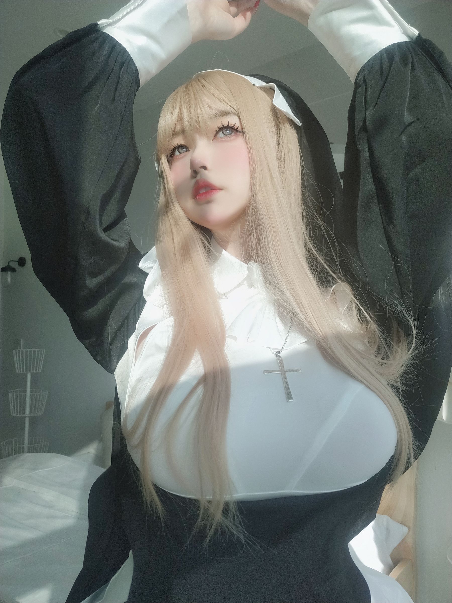 [福利COS] 女主K - 修女