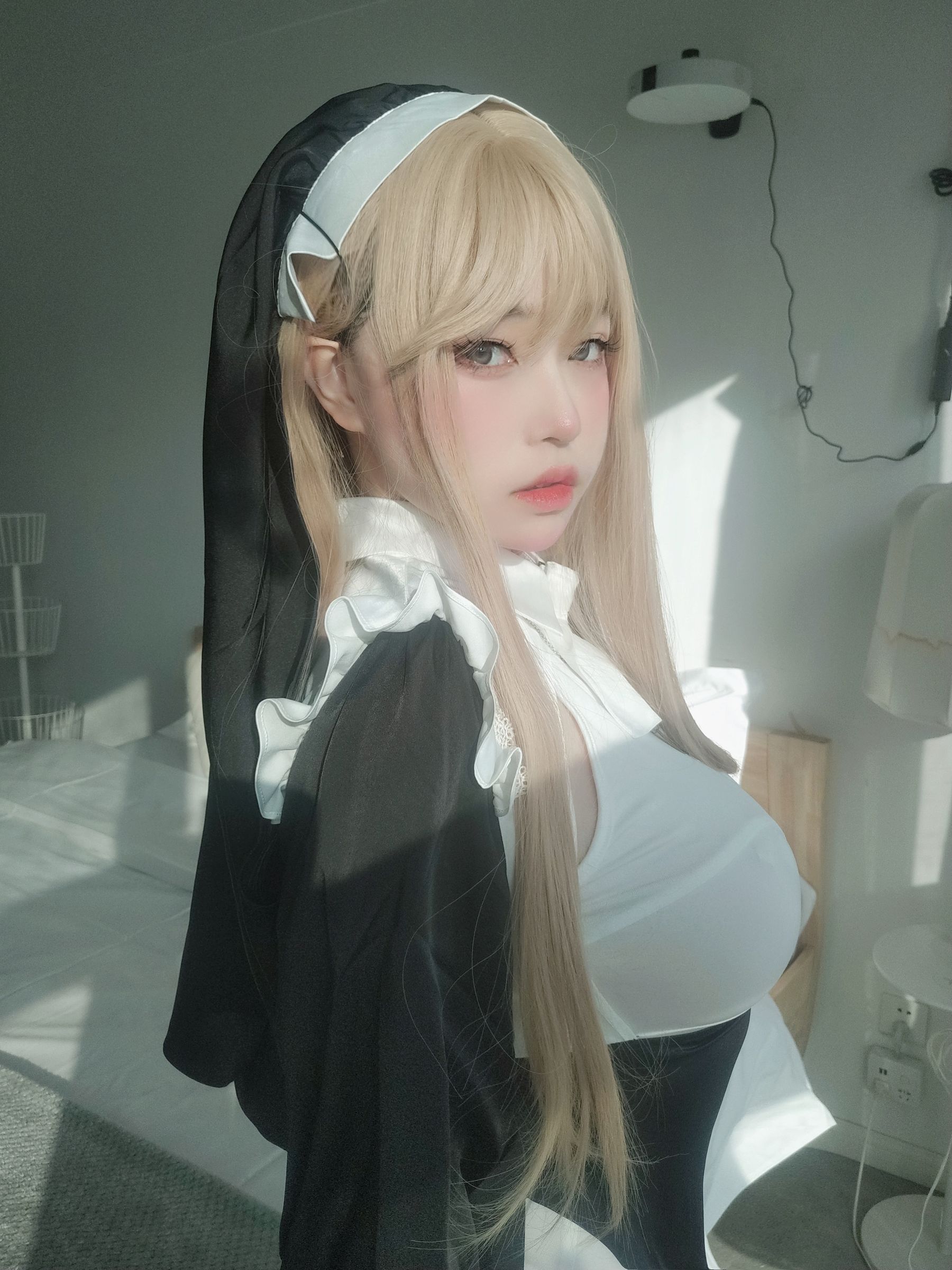 [福利COS] 女主K - 修女