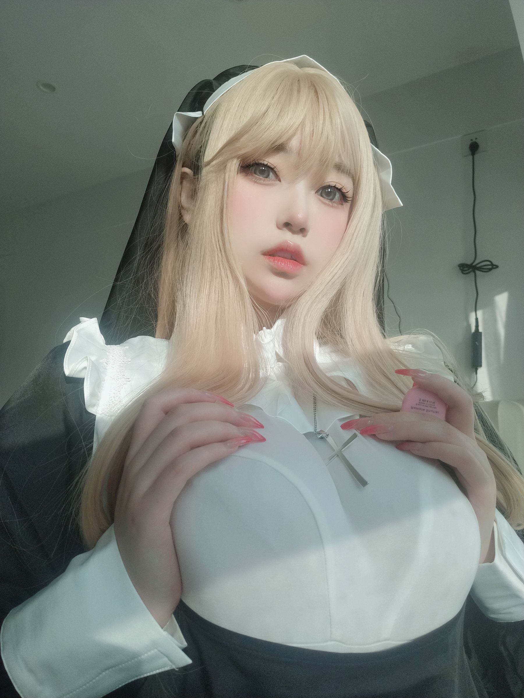 [福利COS] 女主K - 修女