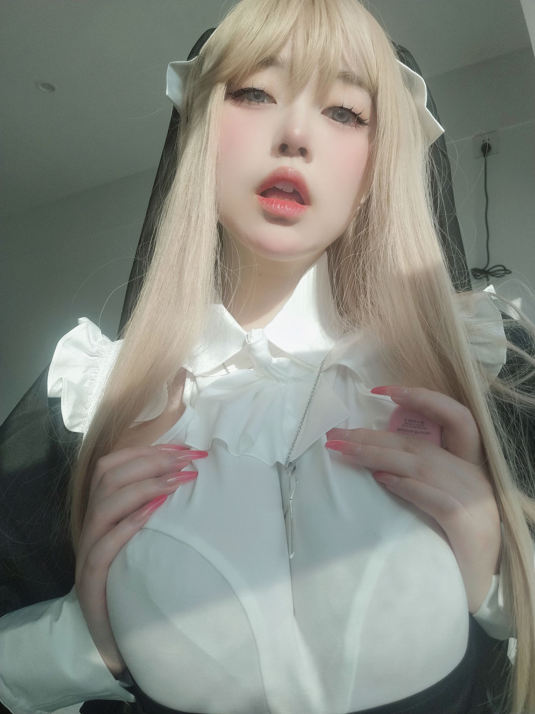 [福利COS] 女主K - 修女