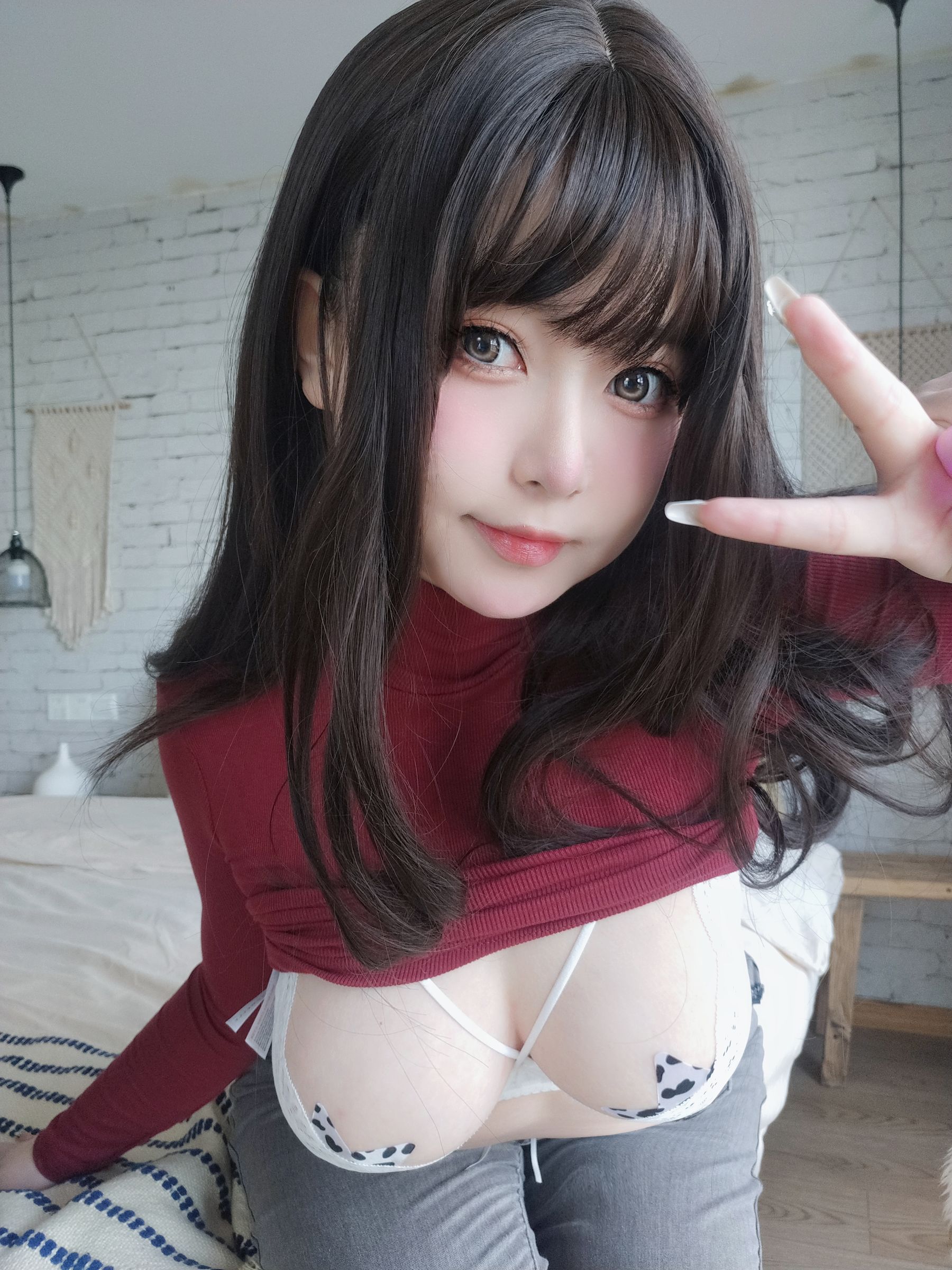 [福利COS] 女主K - 红色毛衣的丰满妹妹