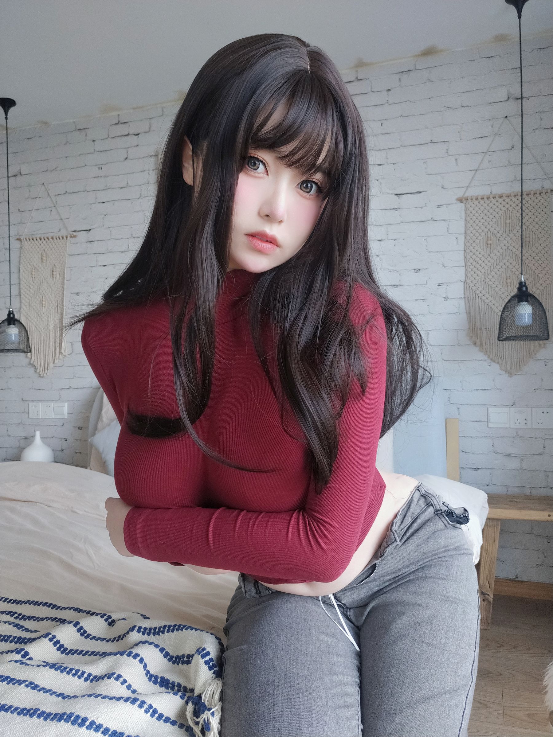 [福利COS] 女主K - 红色毛衣的丰满妹妹