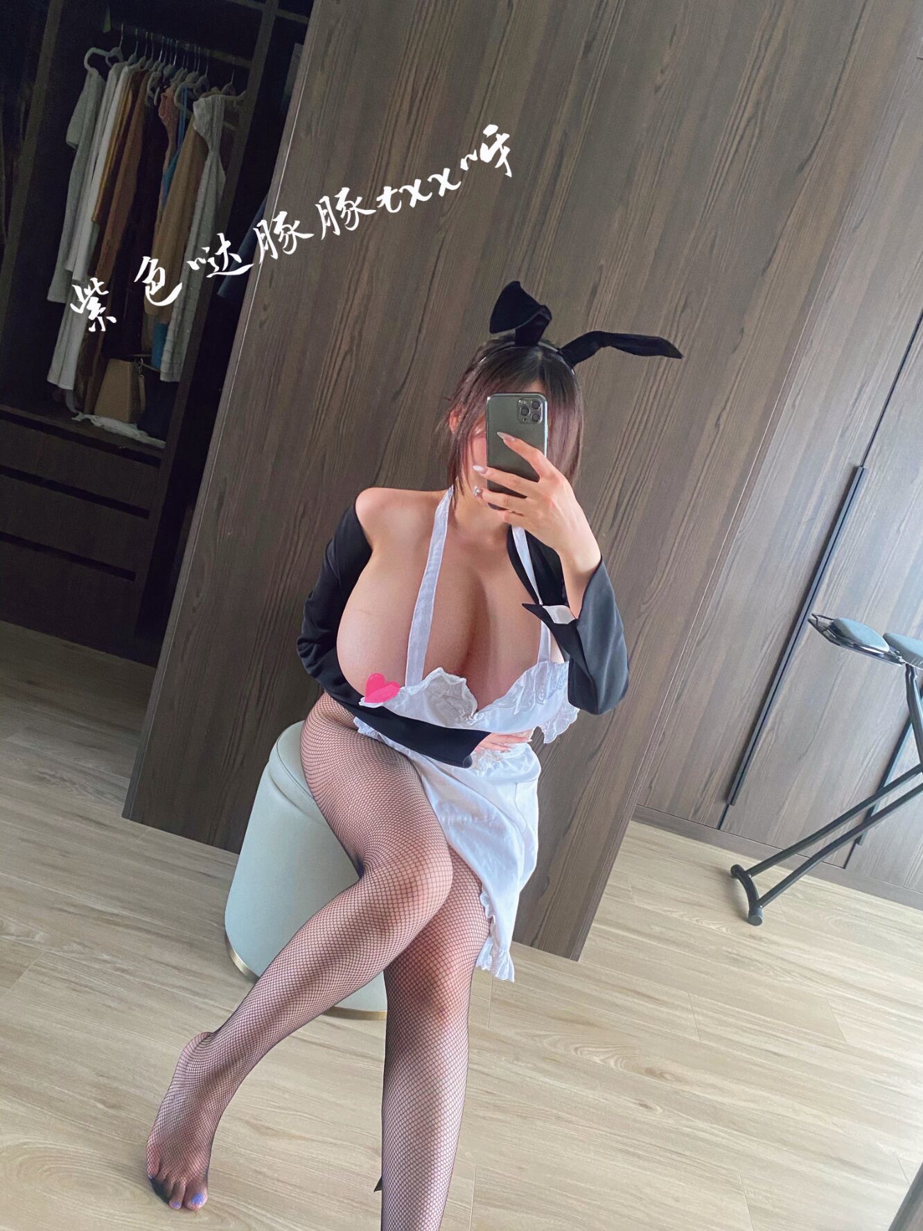 [福利COS] 女主播童小芯 微信朋友圈系列视图合集