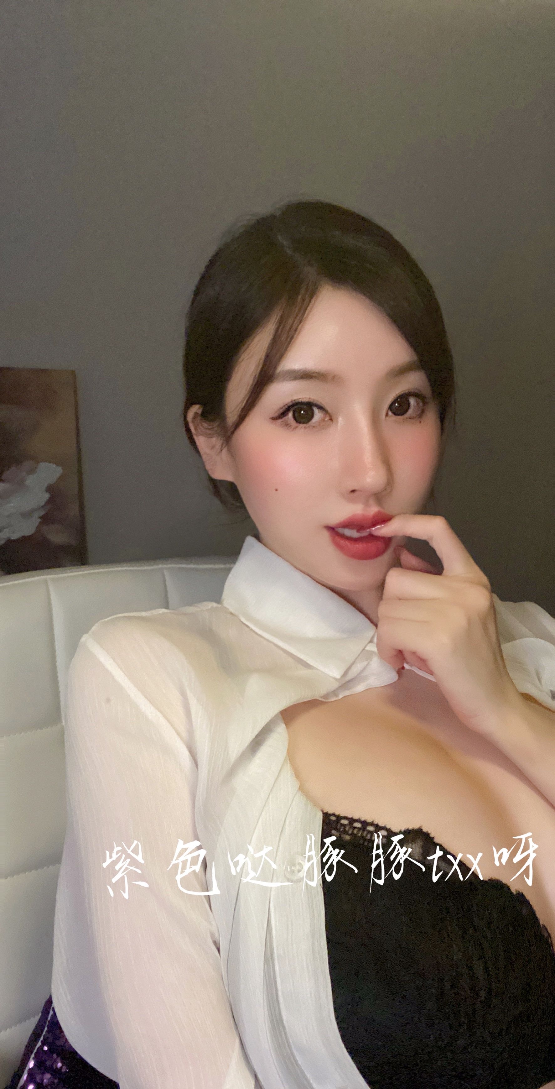 [福利COS] 女主播童小芯 微信朋友圈系列视图合集