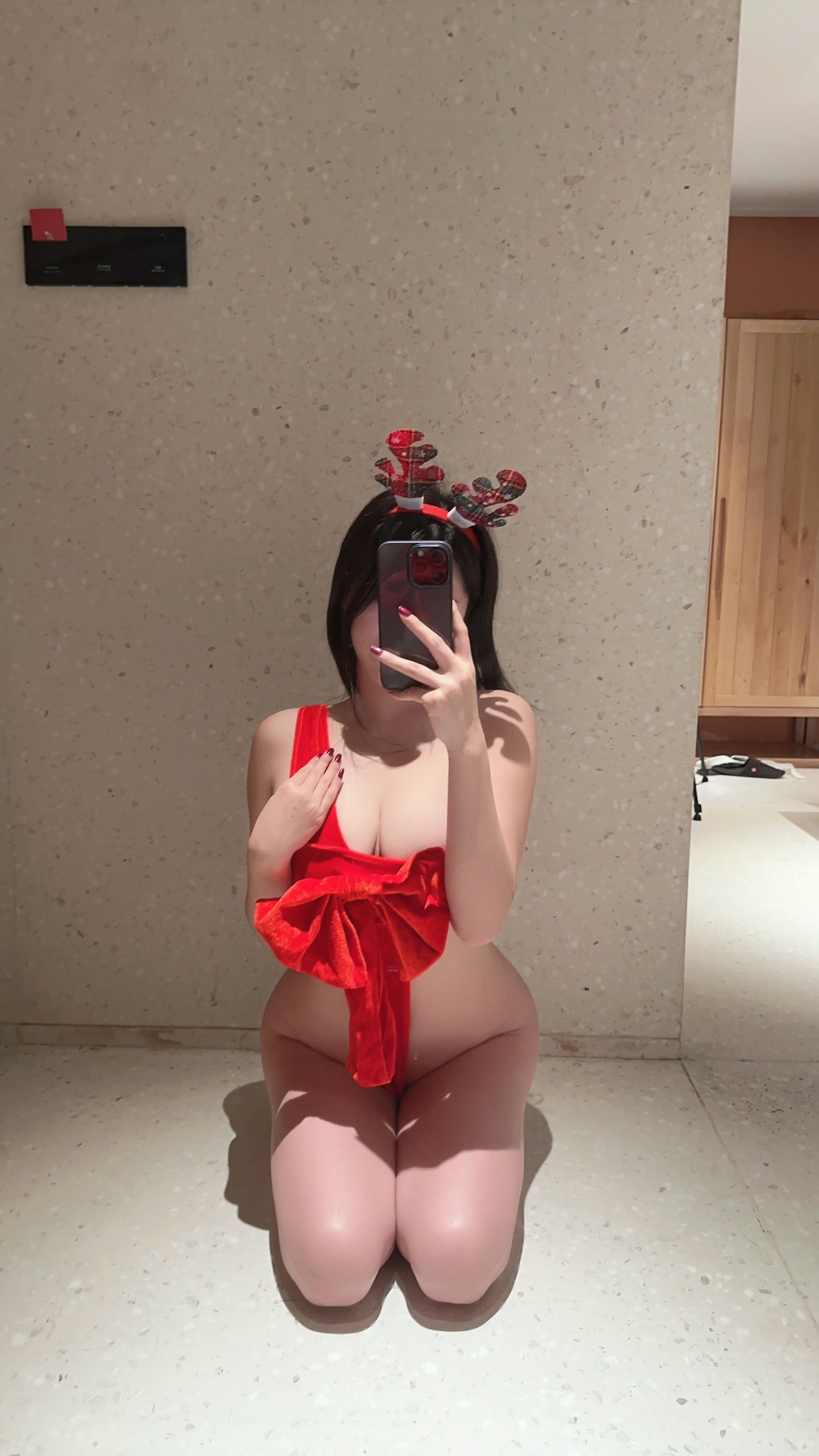 [福利COS] 奶宝妹纸 - 圣诞调教
