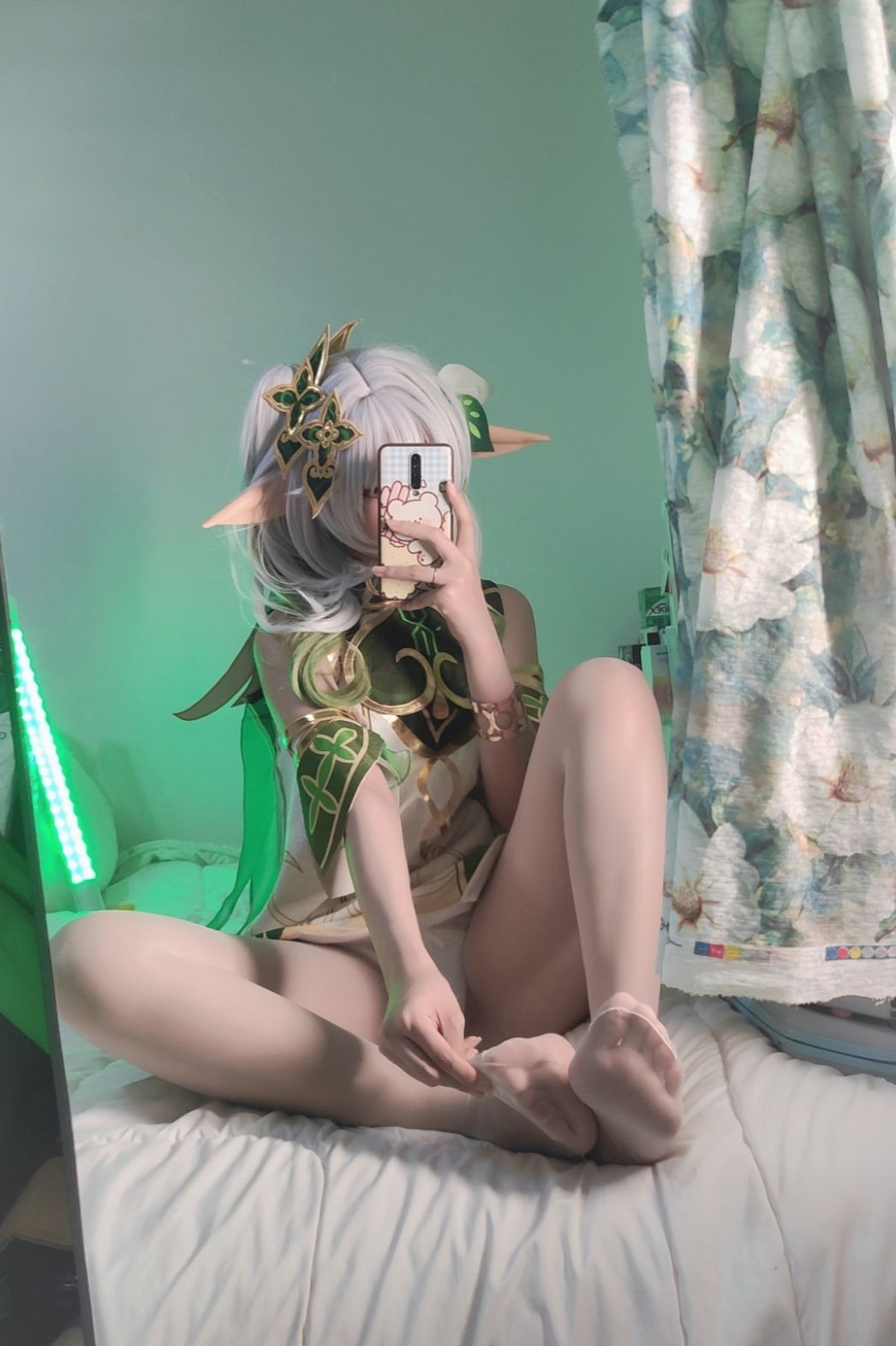 [福利COS] 洛桑w伊梓 - 小草神