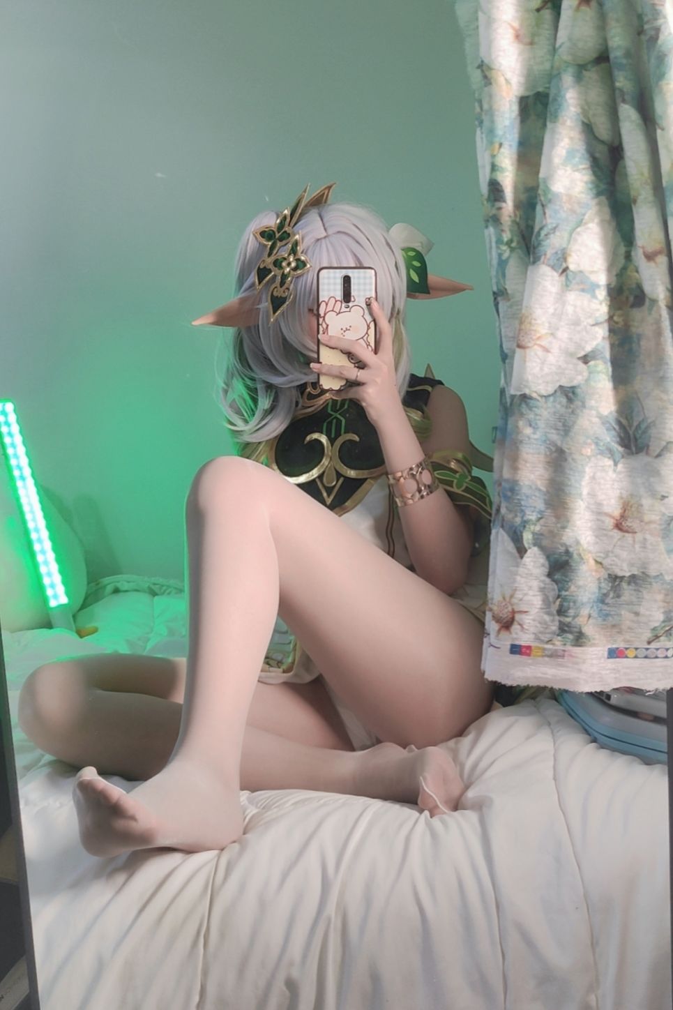[福利COS] 洛桑w伊梓 - 小草神