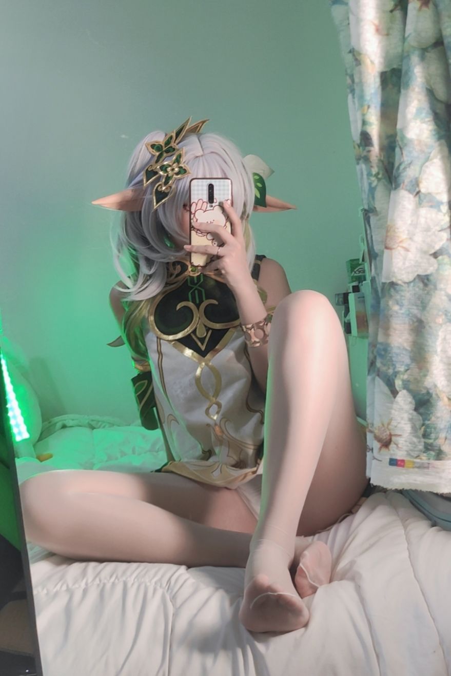 [福利COS] 洛桑w伊梓 - 小草神