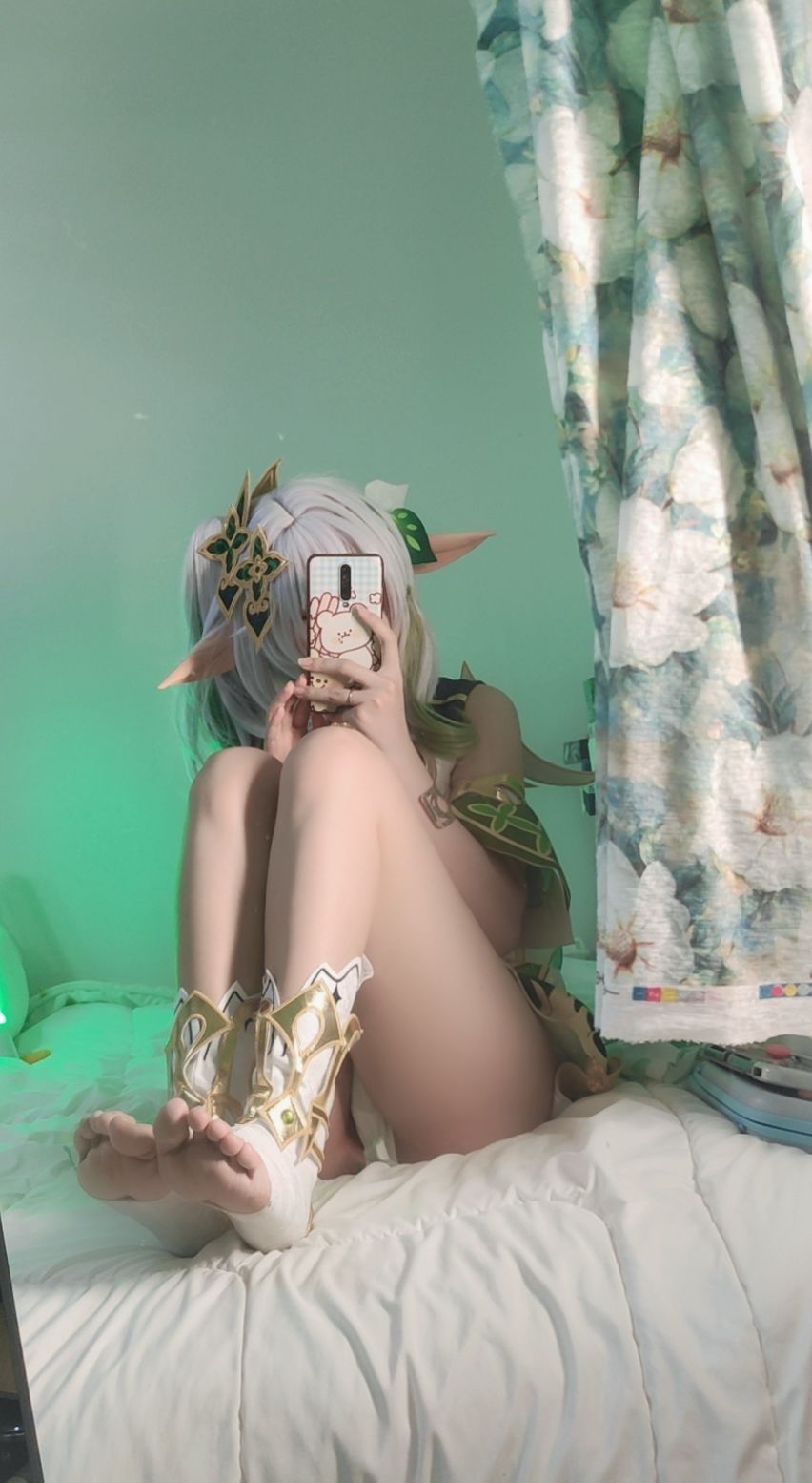[福利COS] 洛桑w伊梓 - 小草神