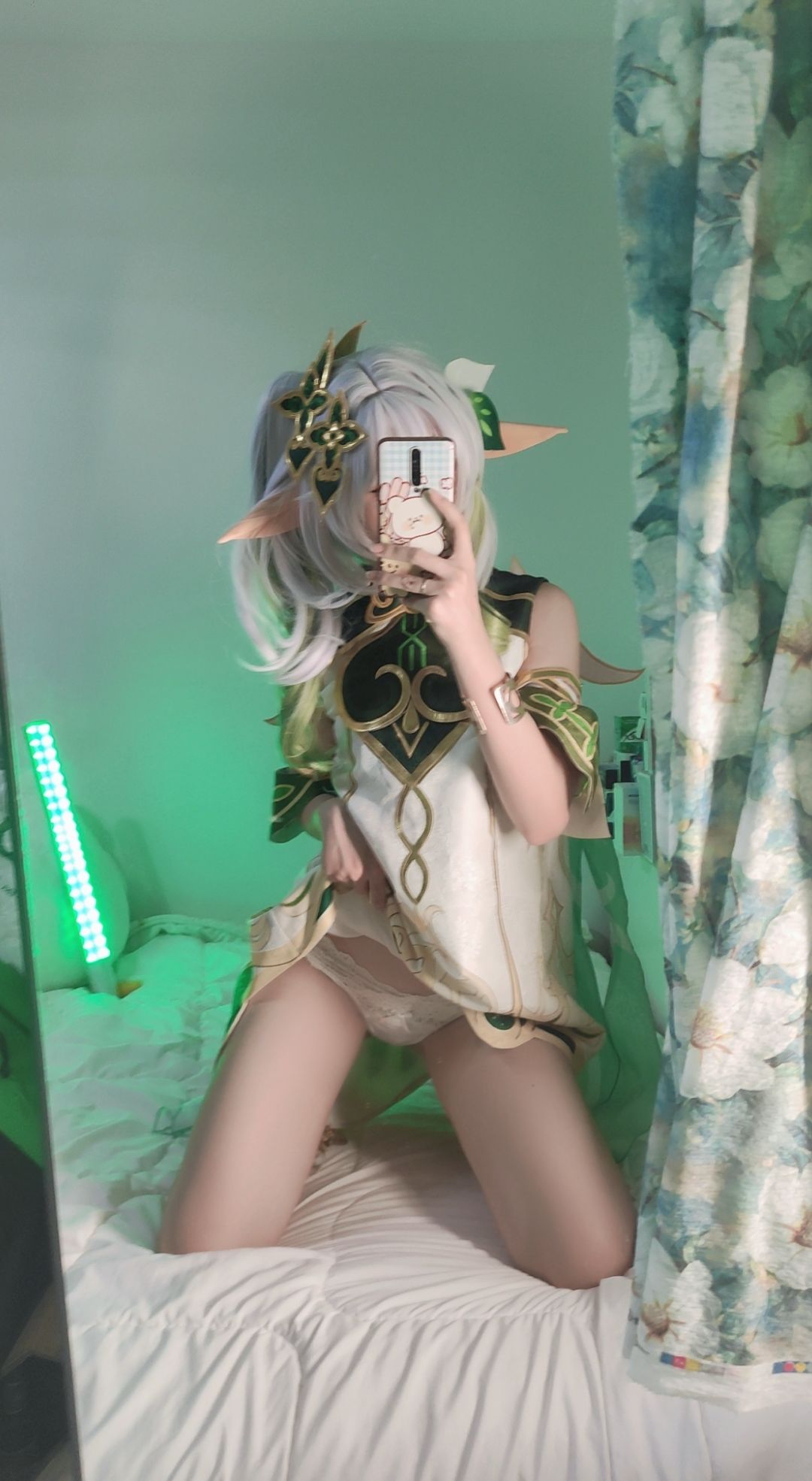 [福利COS] 洛桑w伊梓 - 小草神
