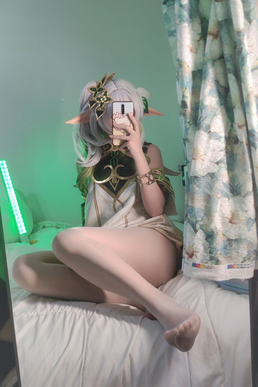 [福利COS] 洛桑w伊梓 - 小草神