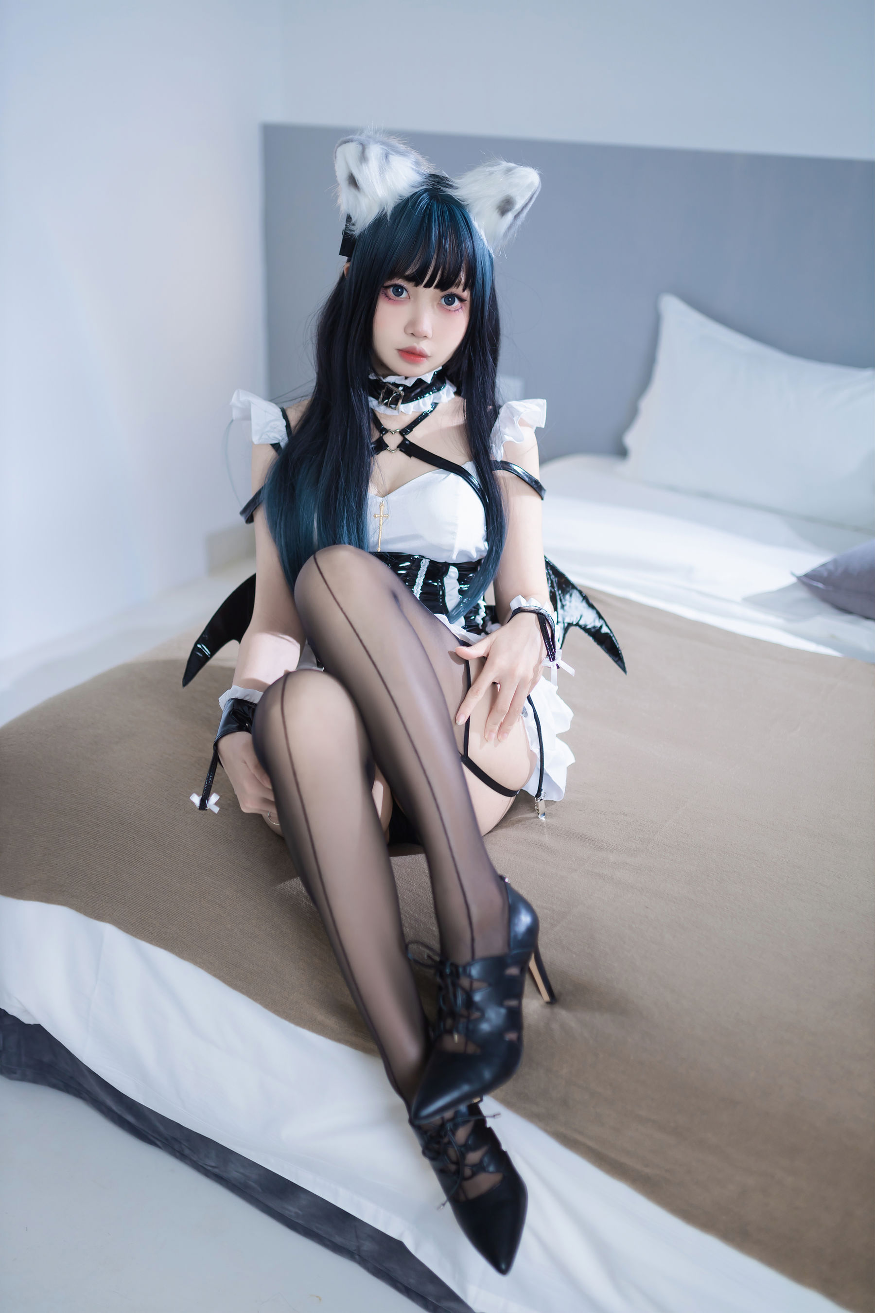 [福利COS] 洛桑w伊梓 - 猫耳小恶魔