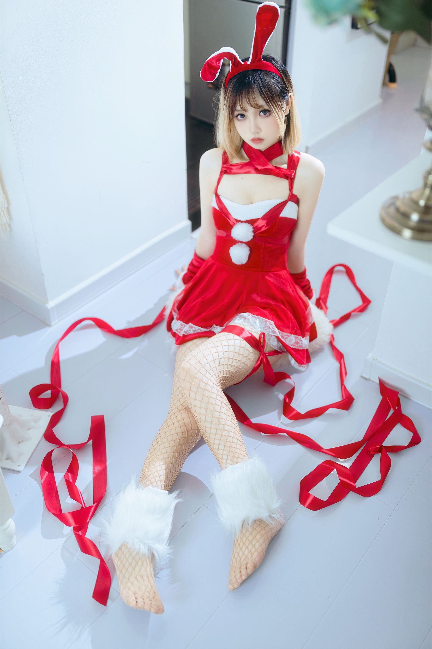 [福利COS] 洛桑w伊梓 - 网袜丝带兔兔