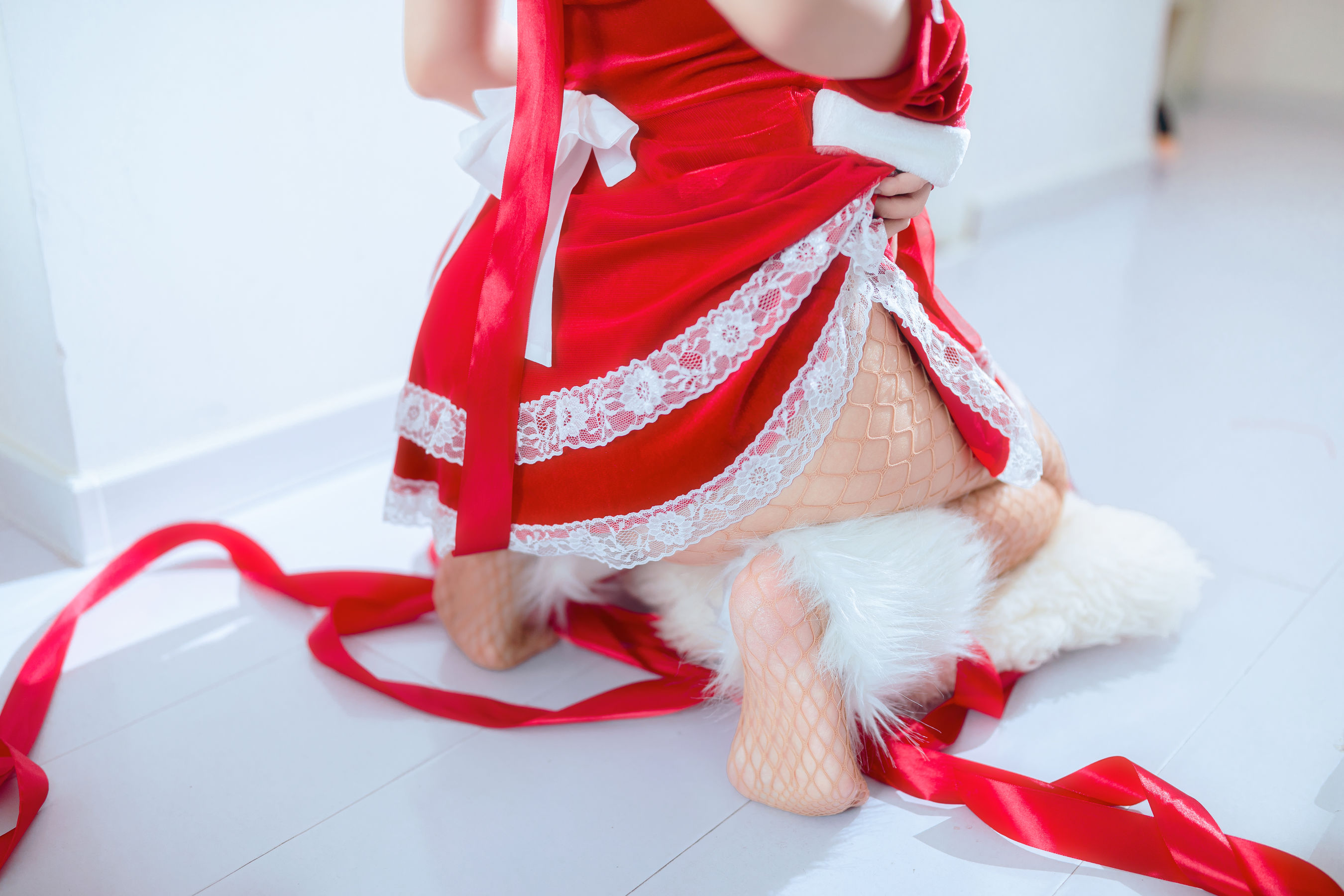 [福利COS] 洛桑w伊梓 - 网袜丝带兔兔