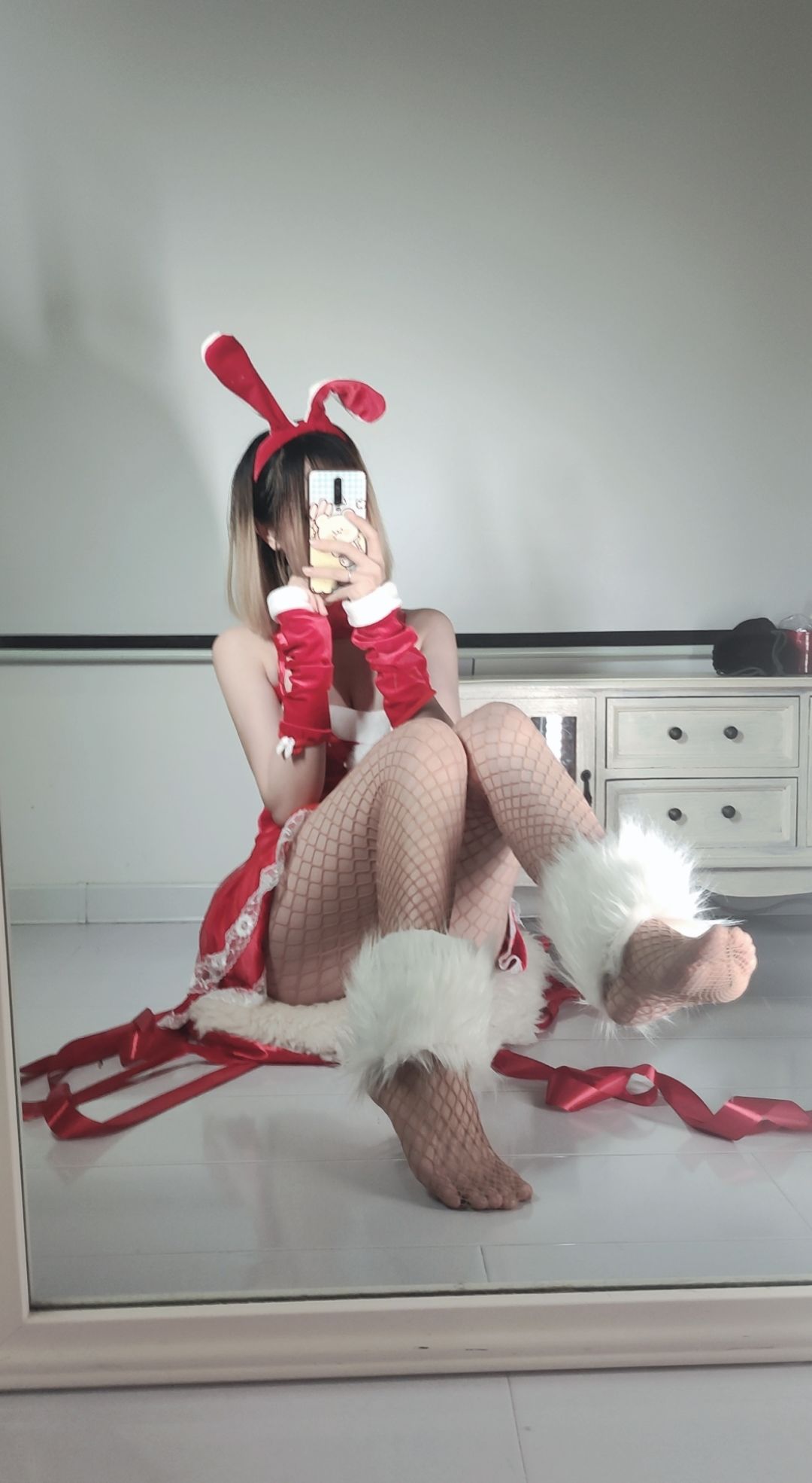[福利COS] 洛桑w伊梓 - 网袜丝带兔兔