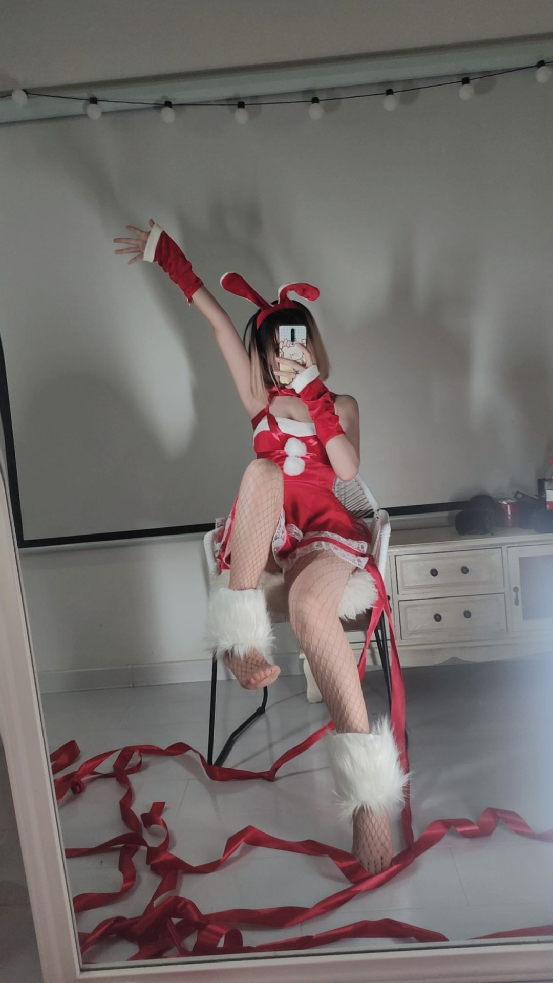 [福利COS] 洛桑w伊梓 - 网袜丝带兔兔