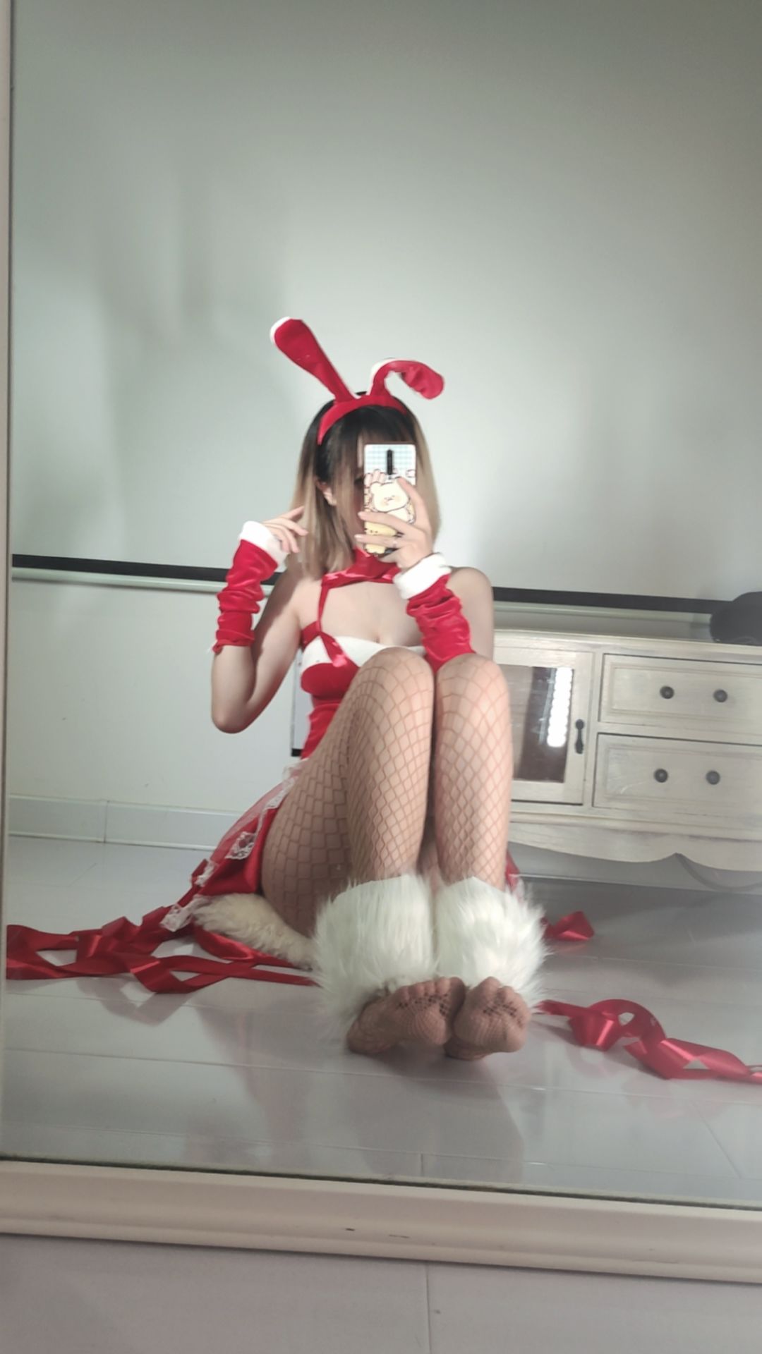 [福利COS] 洛桑w伊梓 - 网袜丝带兔兔