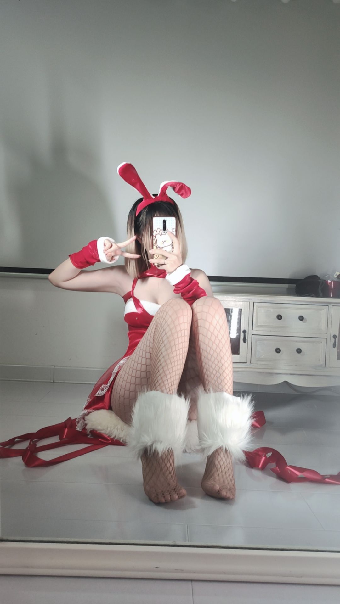 [福利COS] 洛桑w伊梓 - 网袜丝带兔兔
