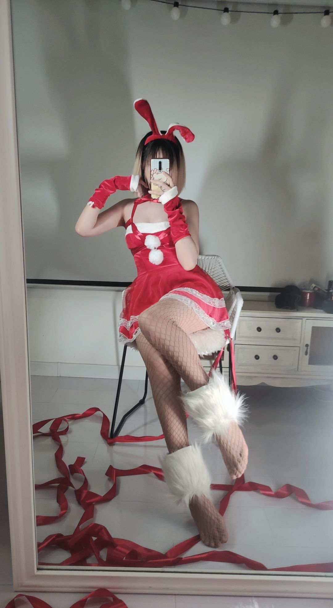 [福利COS] 洛桑w伊梓 - 网袜丝带兔兔