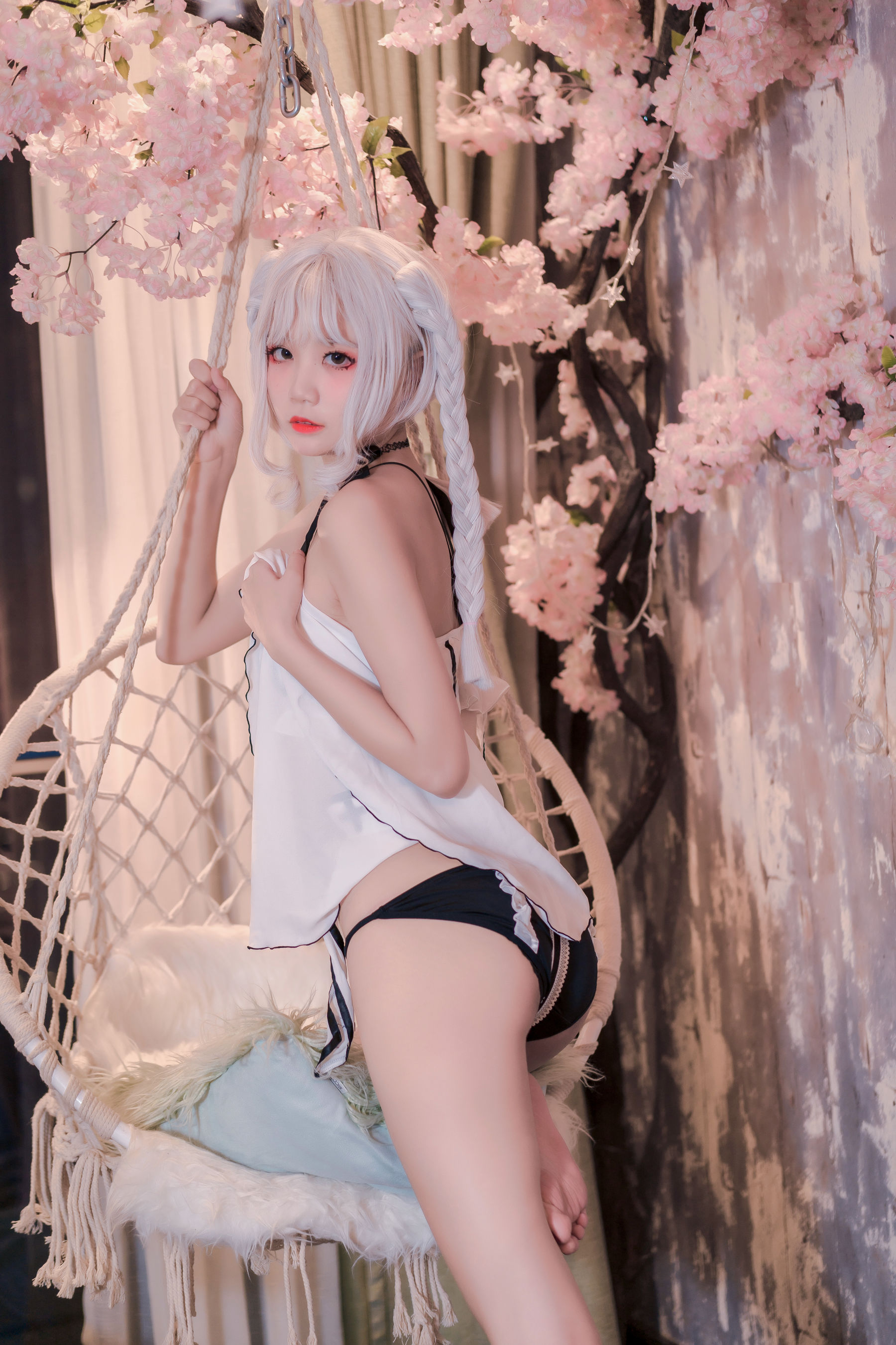 [福利COS] 清纯少女五更百鬼 - 圣女 吊带黑丝