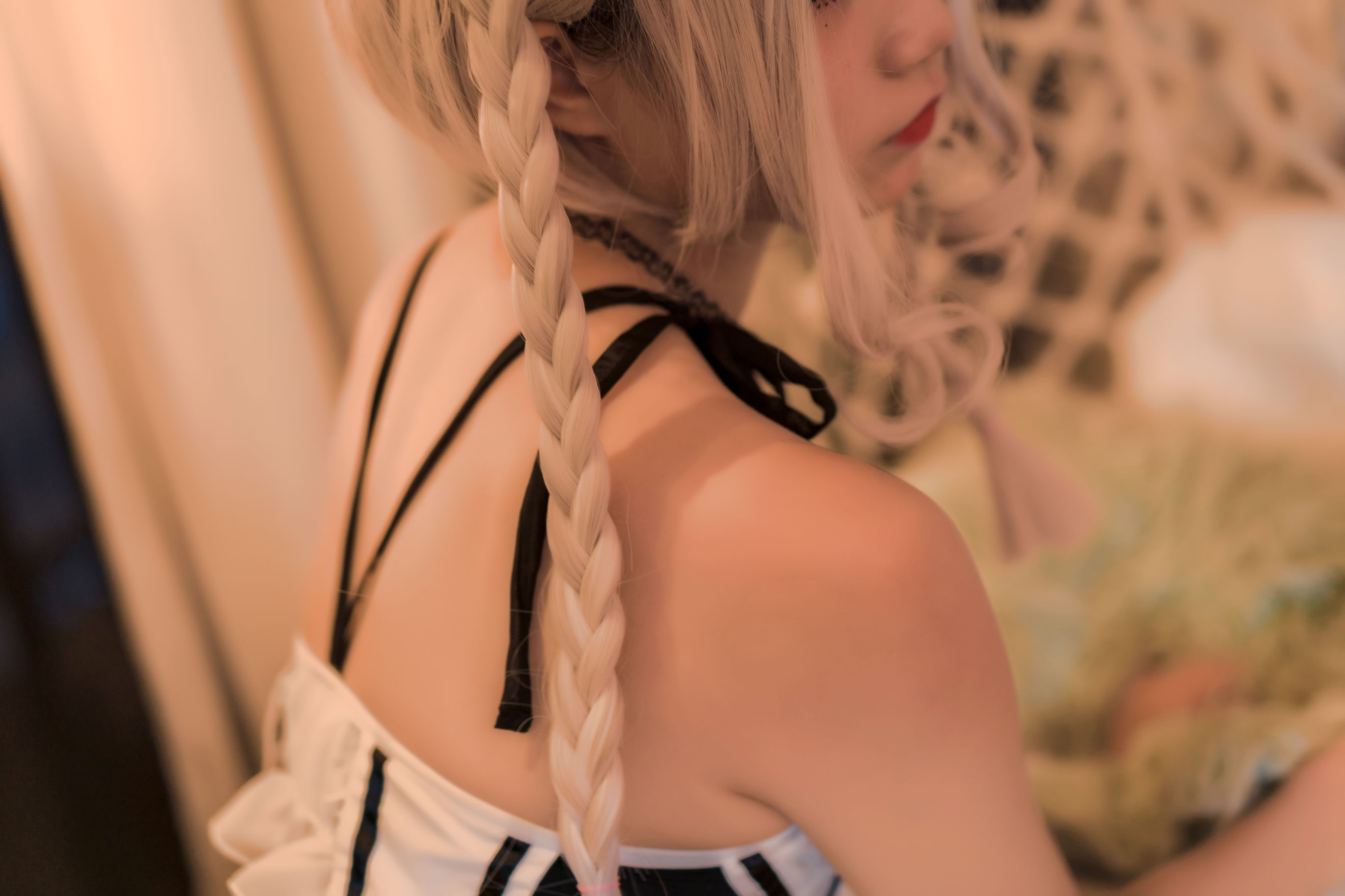 [福利COS] 清纯少女五更百鬼 - 圣女 吊带黑丝