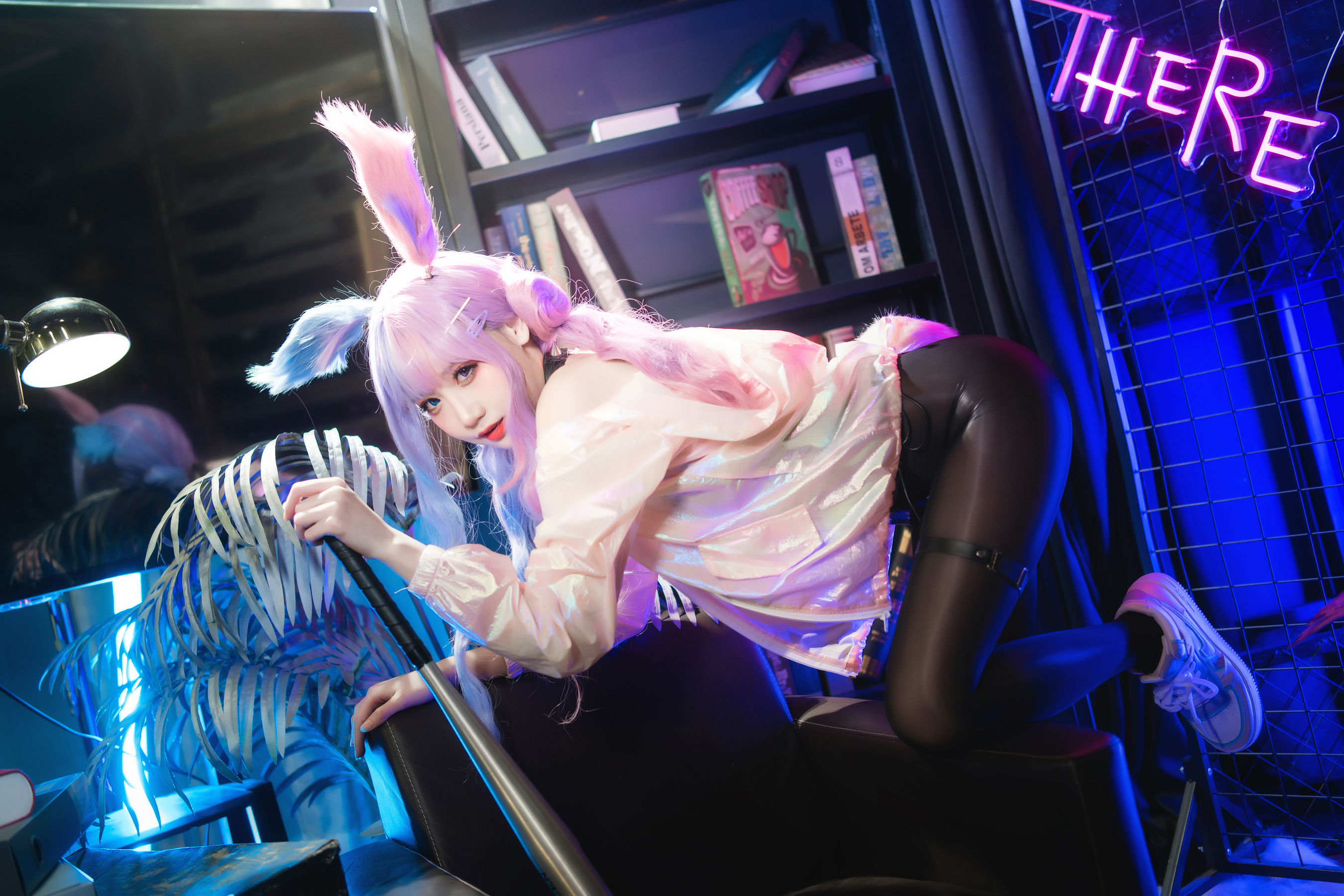 [福利COS] 焖焖碳 - 麻辣兔头X异色兔
