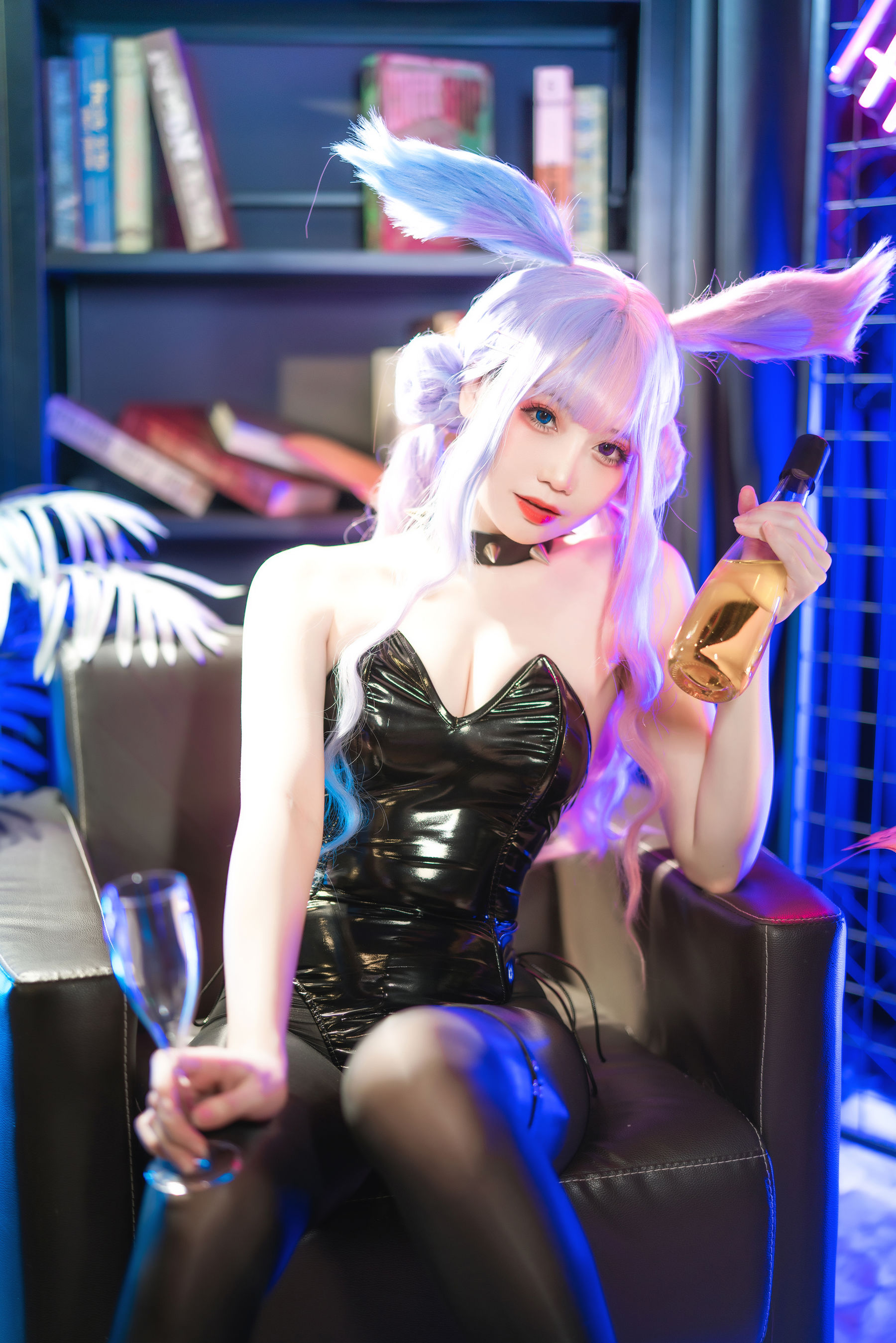 [福利COS] 焖焖碳 - 麻辣兔头X异色兔