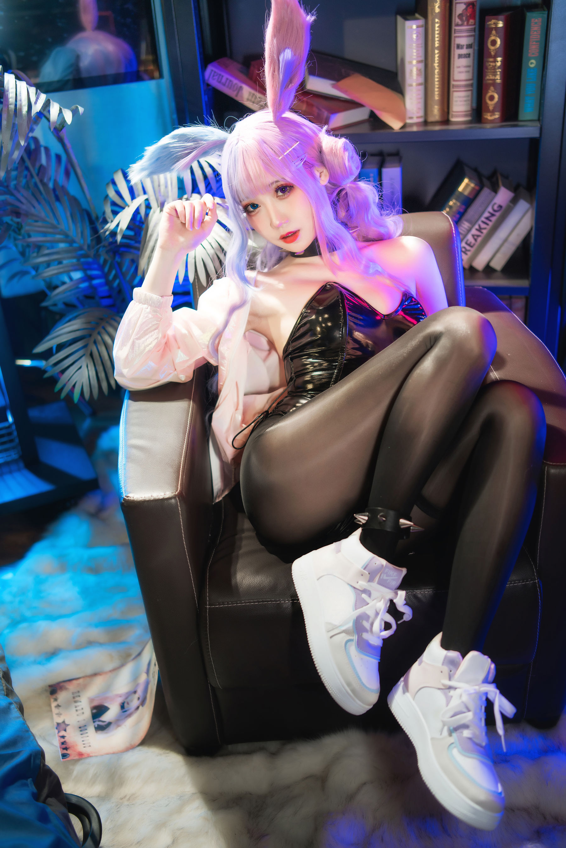 [福利COS] 焖焖碳 - 麻辣兔头X异色兔