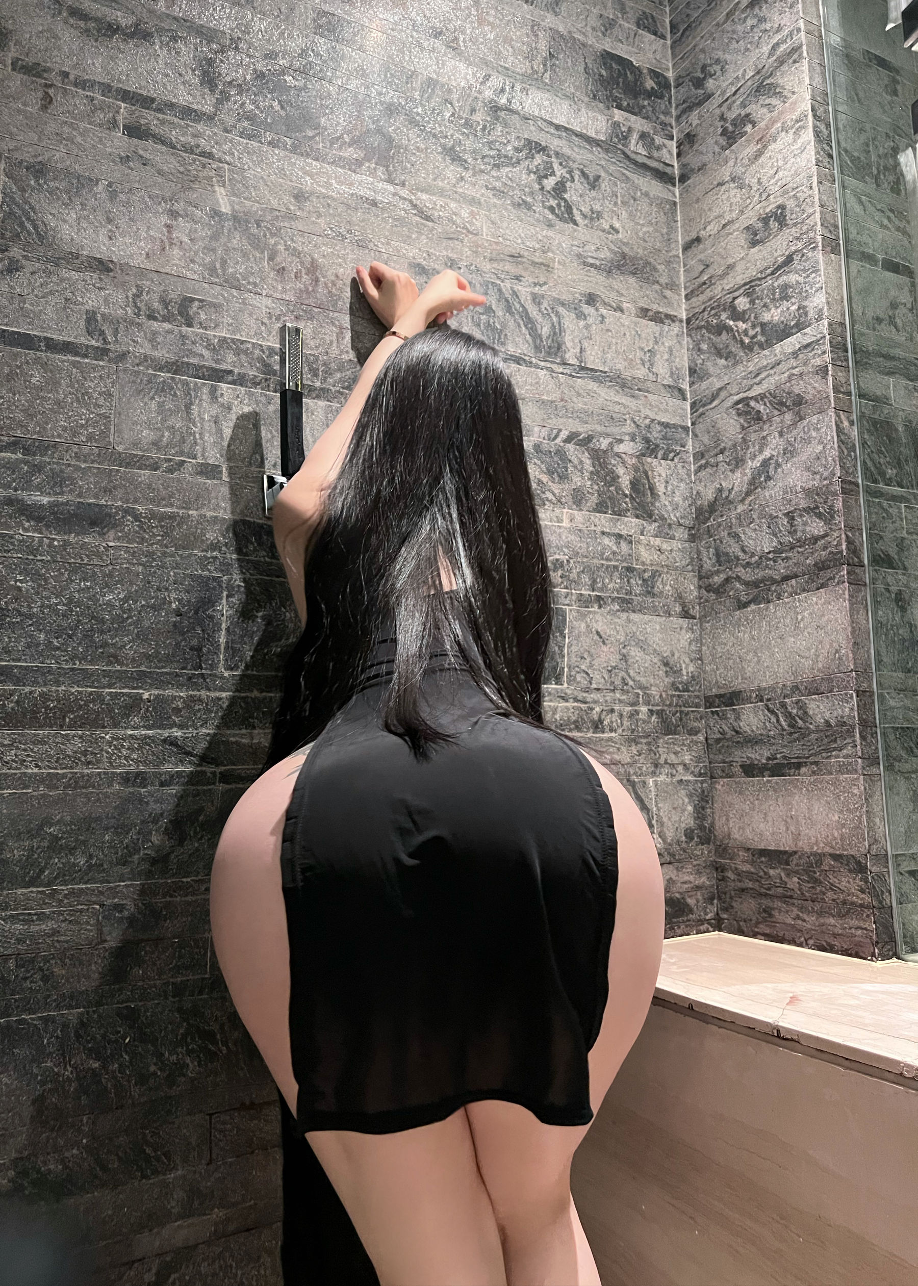 [福利COS] 美臀女神左公子666 - 遮不住的美臀