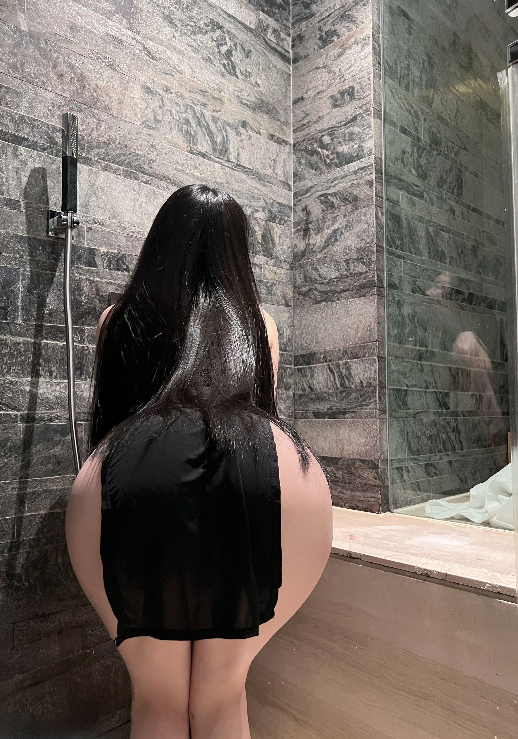 [福利COS] 美臀女神左公子666 - 遮不住的美臀
