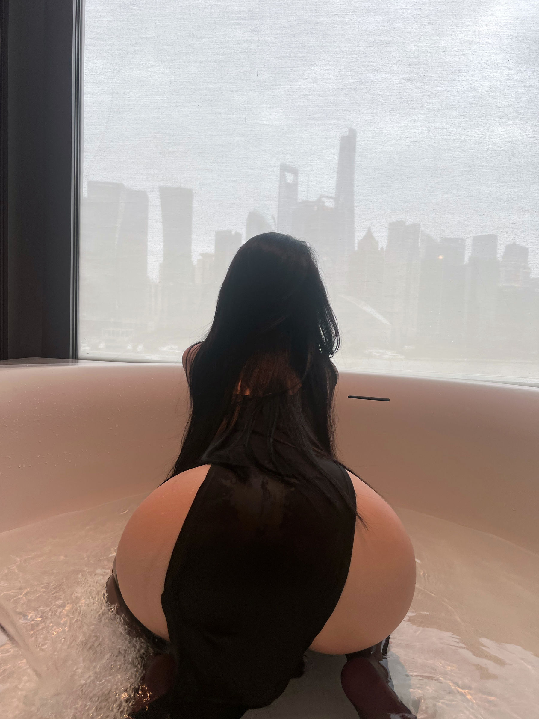 [福利COS] 美臀女神左公子666 - 遮不住的美臀
