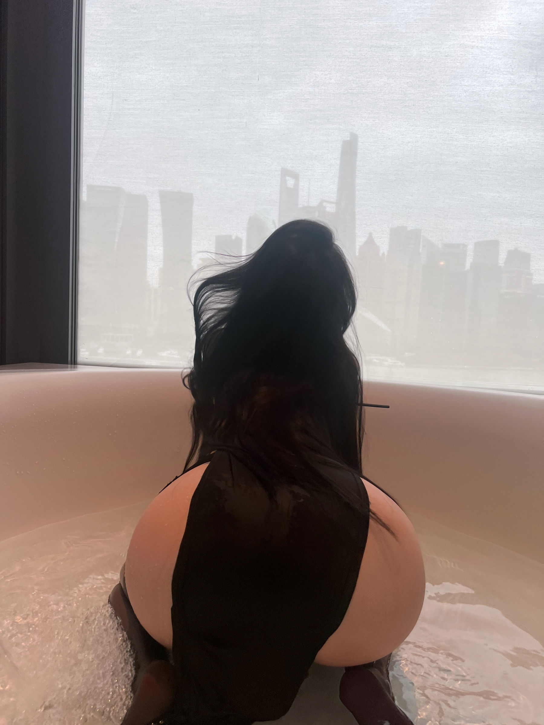 [福利COS] 美臀女神左公子666 - 遮不住的美臀