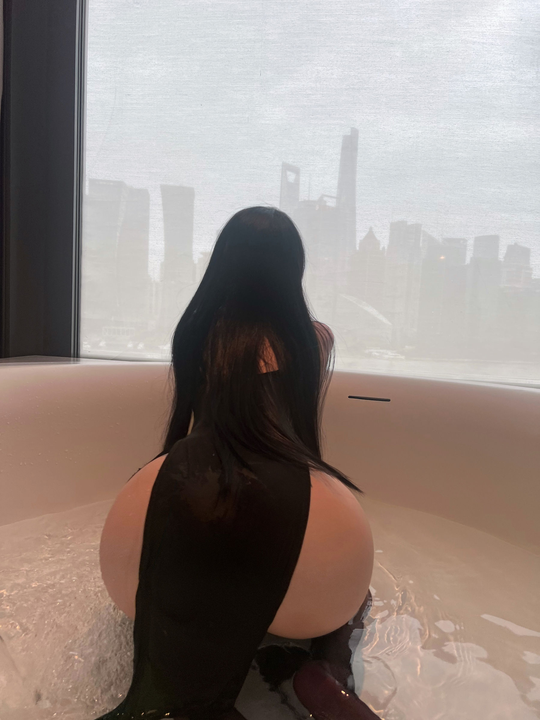[福利COS] 美臀女神左公子666 - 遮不住的美臀