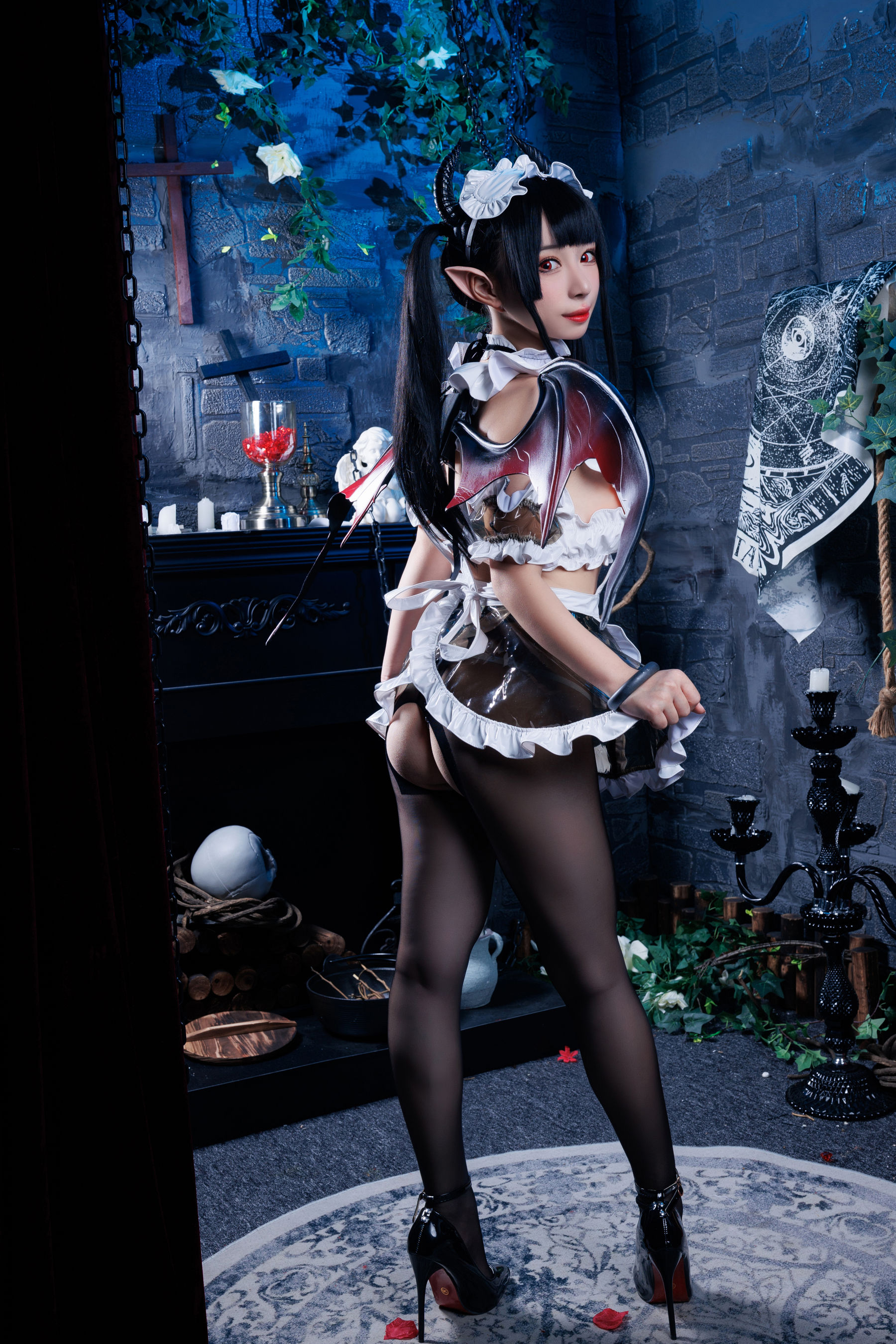 [福利COS] 胡桃猫Kurumineko - 女仆吸血姬