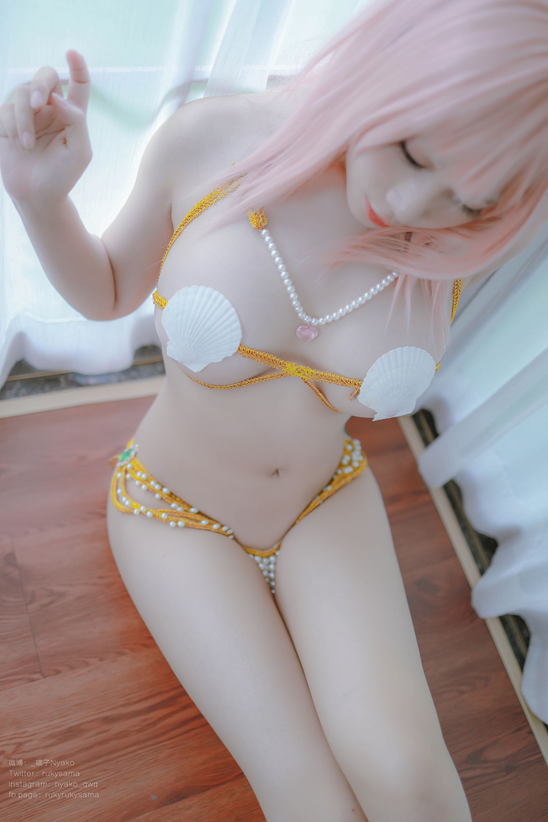 [福利COS] 萌妹子Nyako喵子 - DOAほのか 贝壳