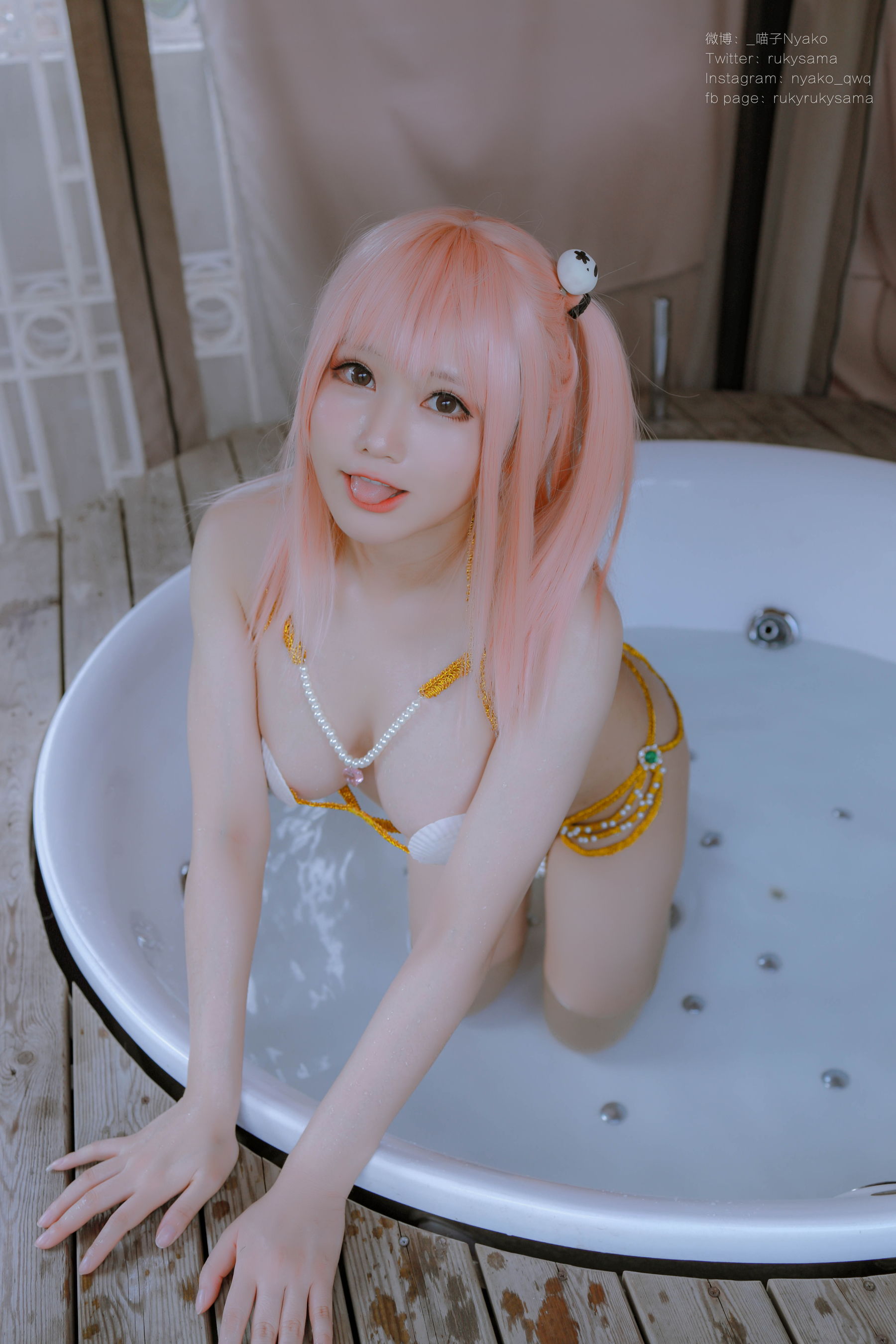 [福利COS] 萌妹子Nyako喵子 - DOAほのか 贝壳