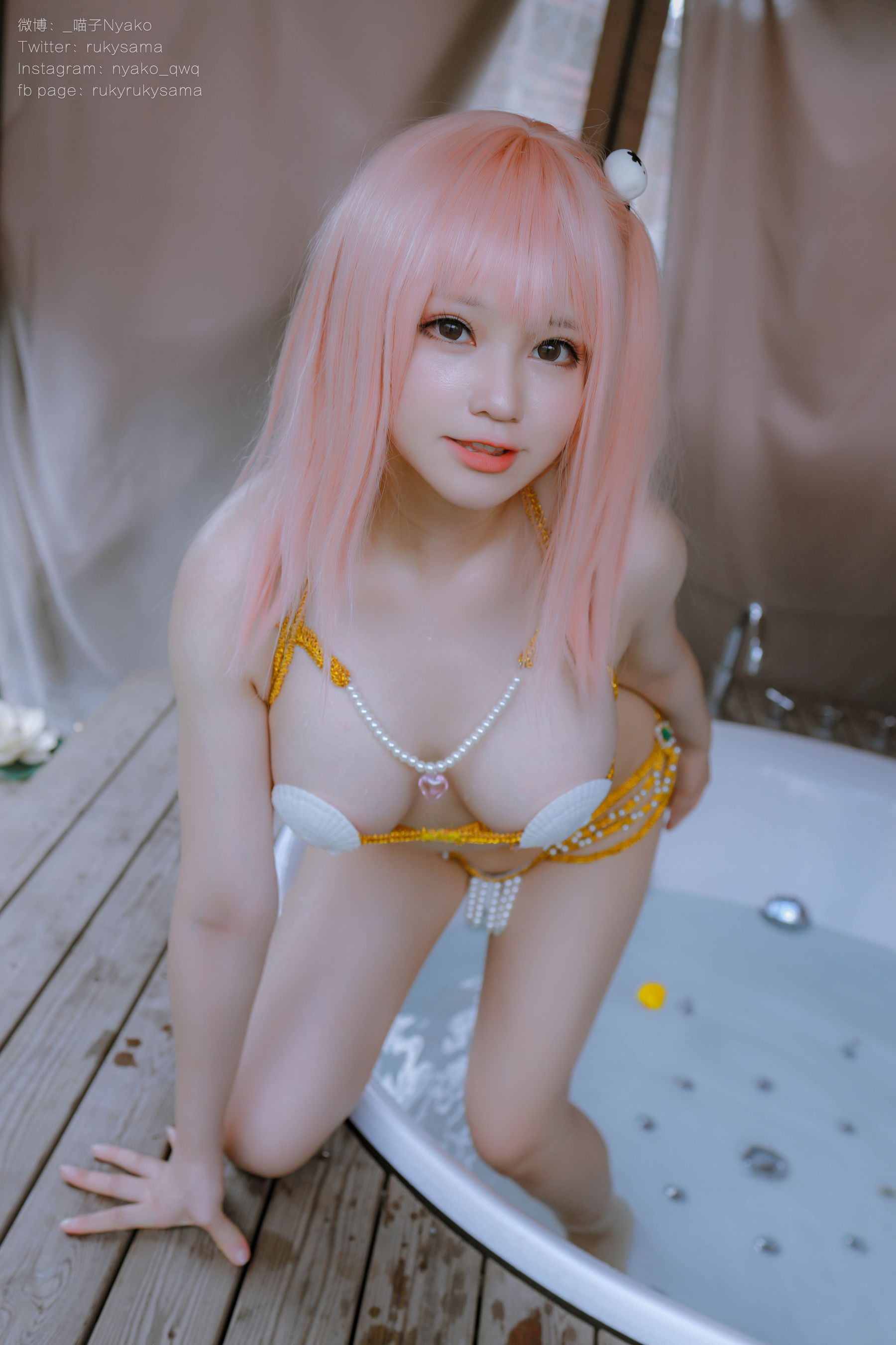 [福利COS] 萌妹子Nyako喵子 - DOAほのか 贝壳