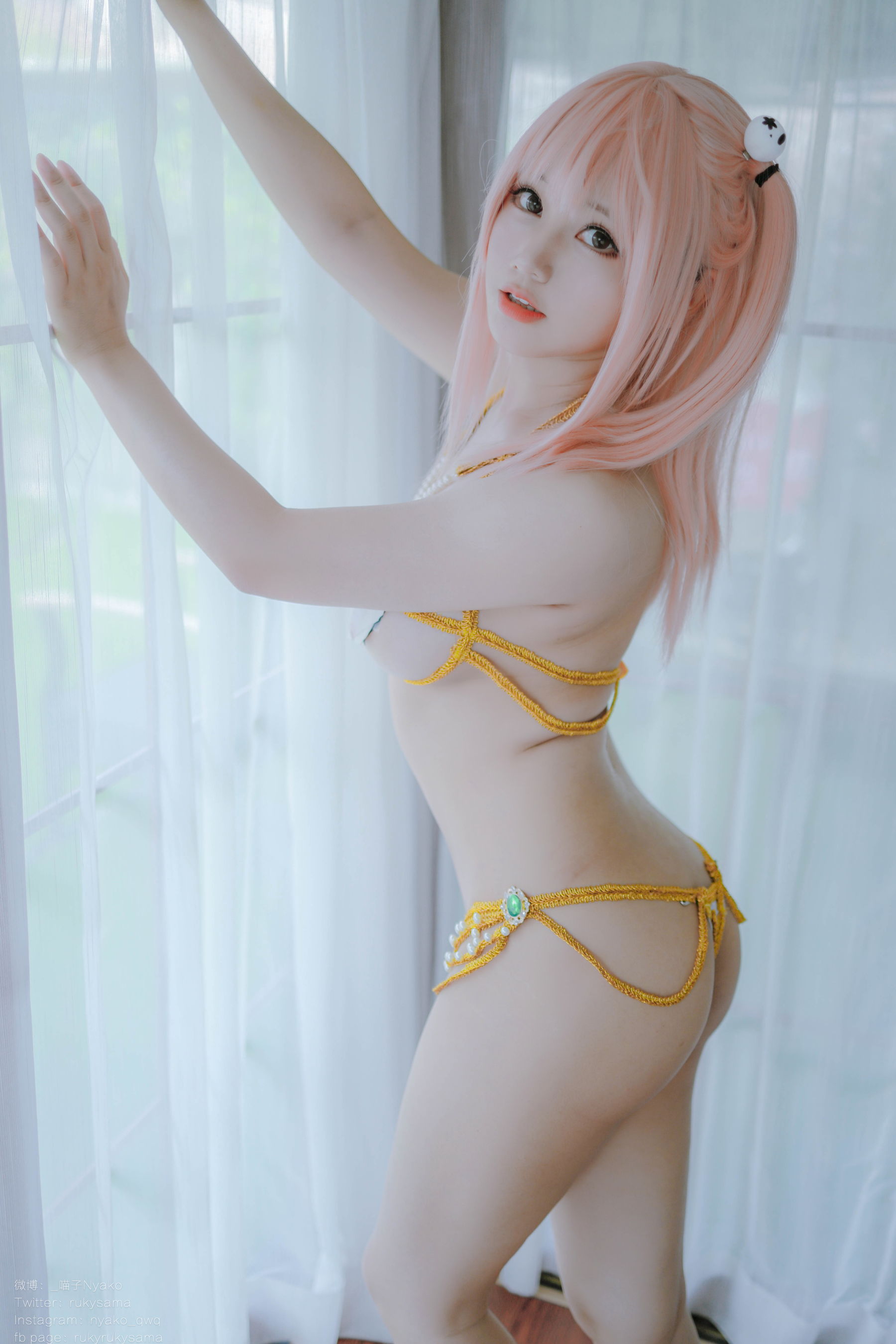 [福利COS] 萌妹子Nyako喵子 - DOAほのか 贝壳