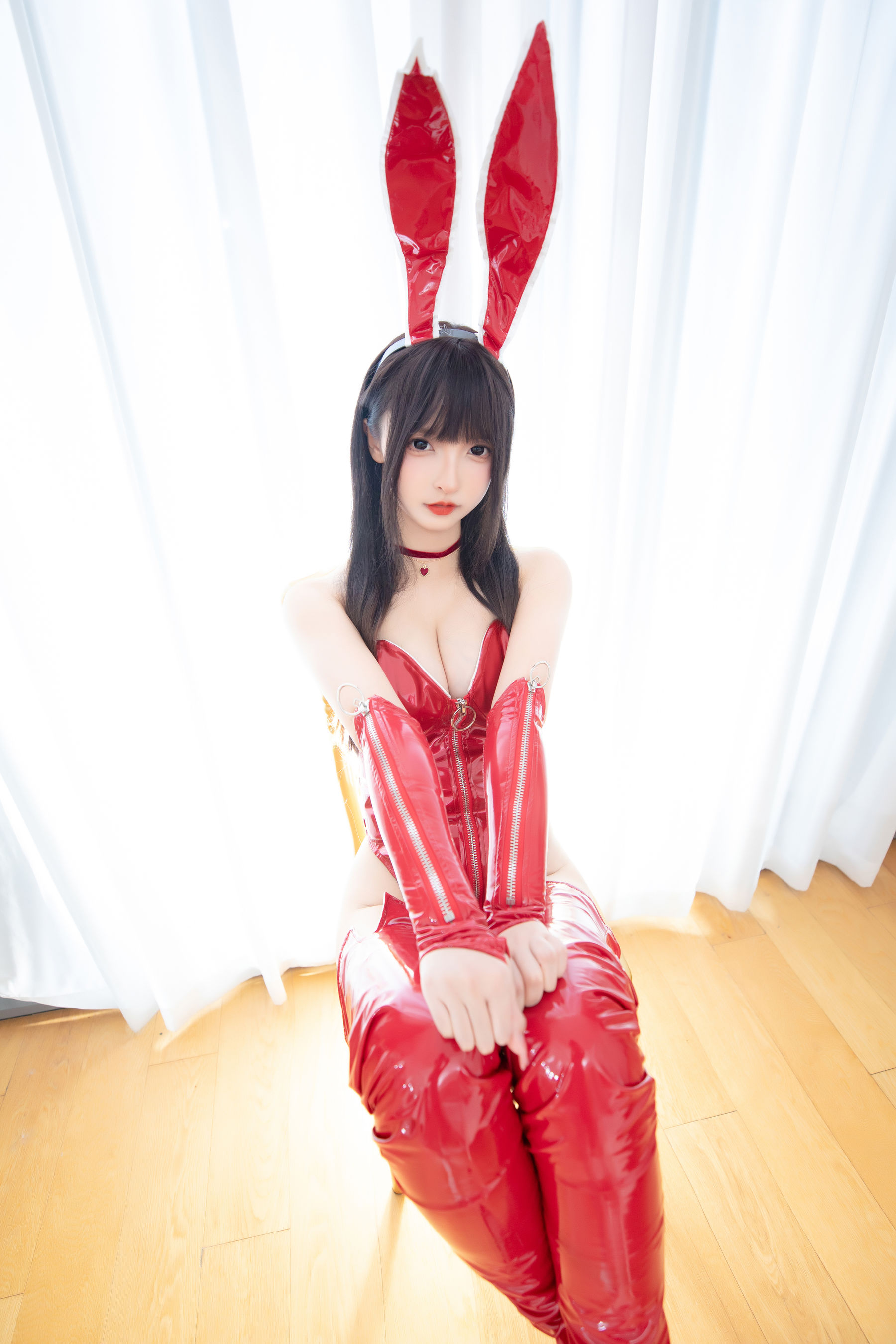 [福利COS] 萝莉神楽板真冬 之红兔迎春